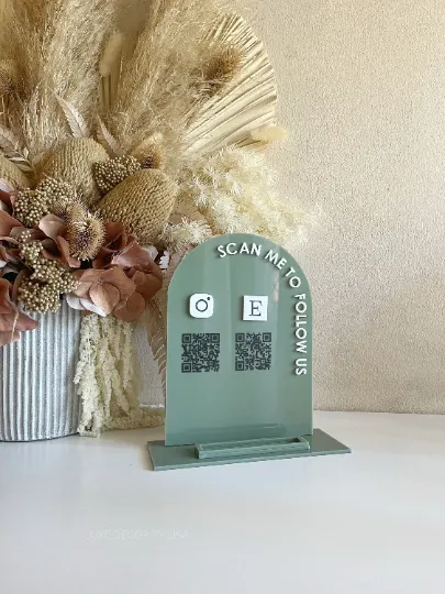 Arch Acrylic Social and Card Holder Sign
