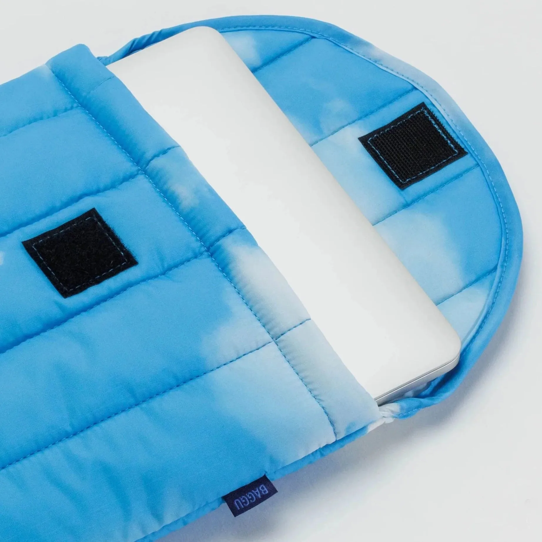 Baggu Puffy Laptop Sleeve 13"/14" - Clouds