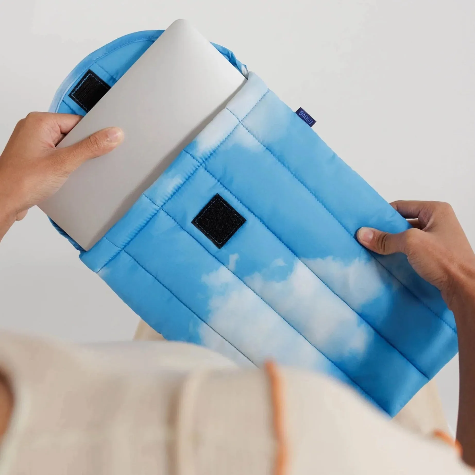 Baggu Puffy Laptop Sleeve 13"/14" - Clouds