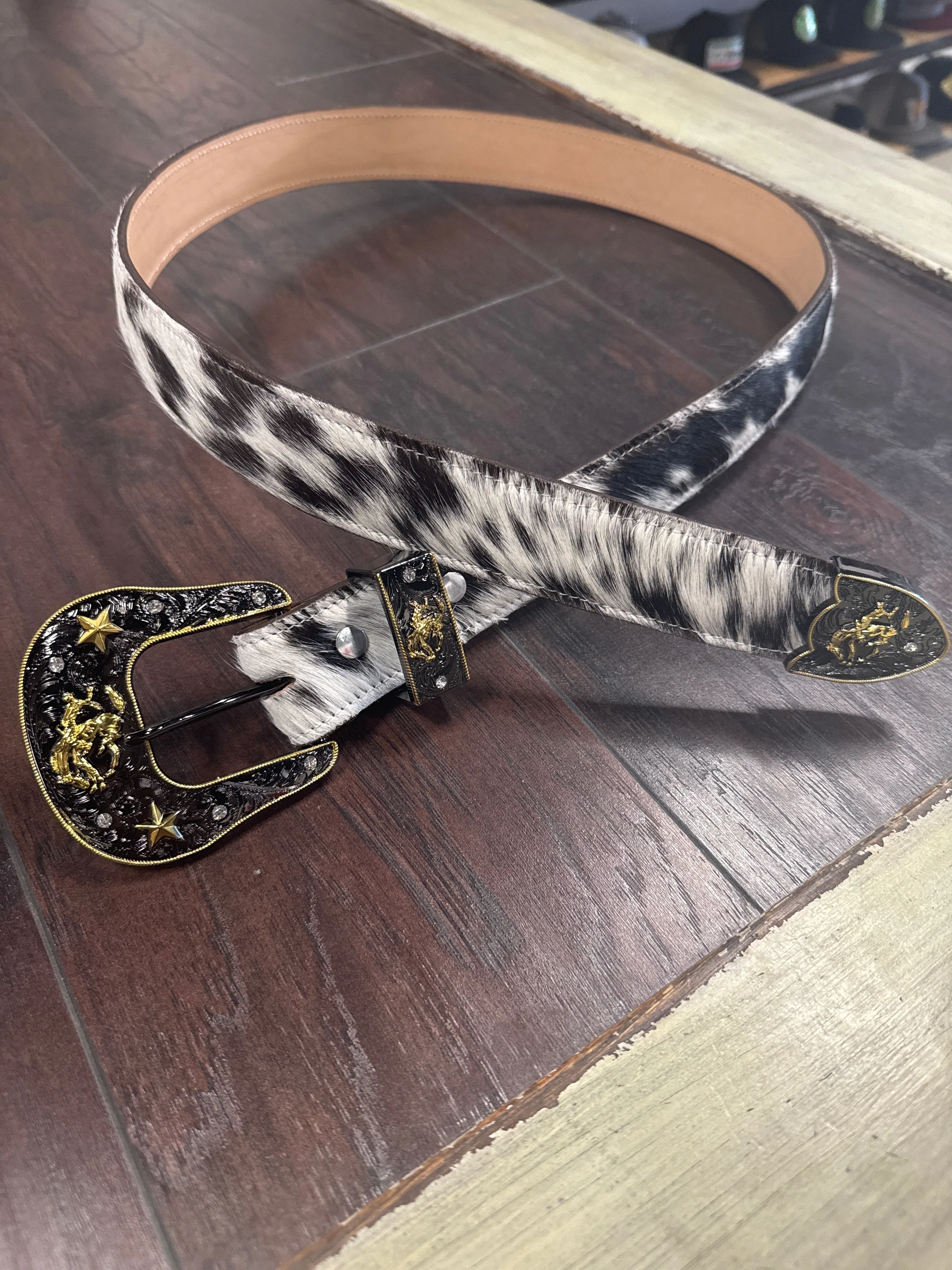 Belt Cowhide 1 1/2” width sz 40