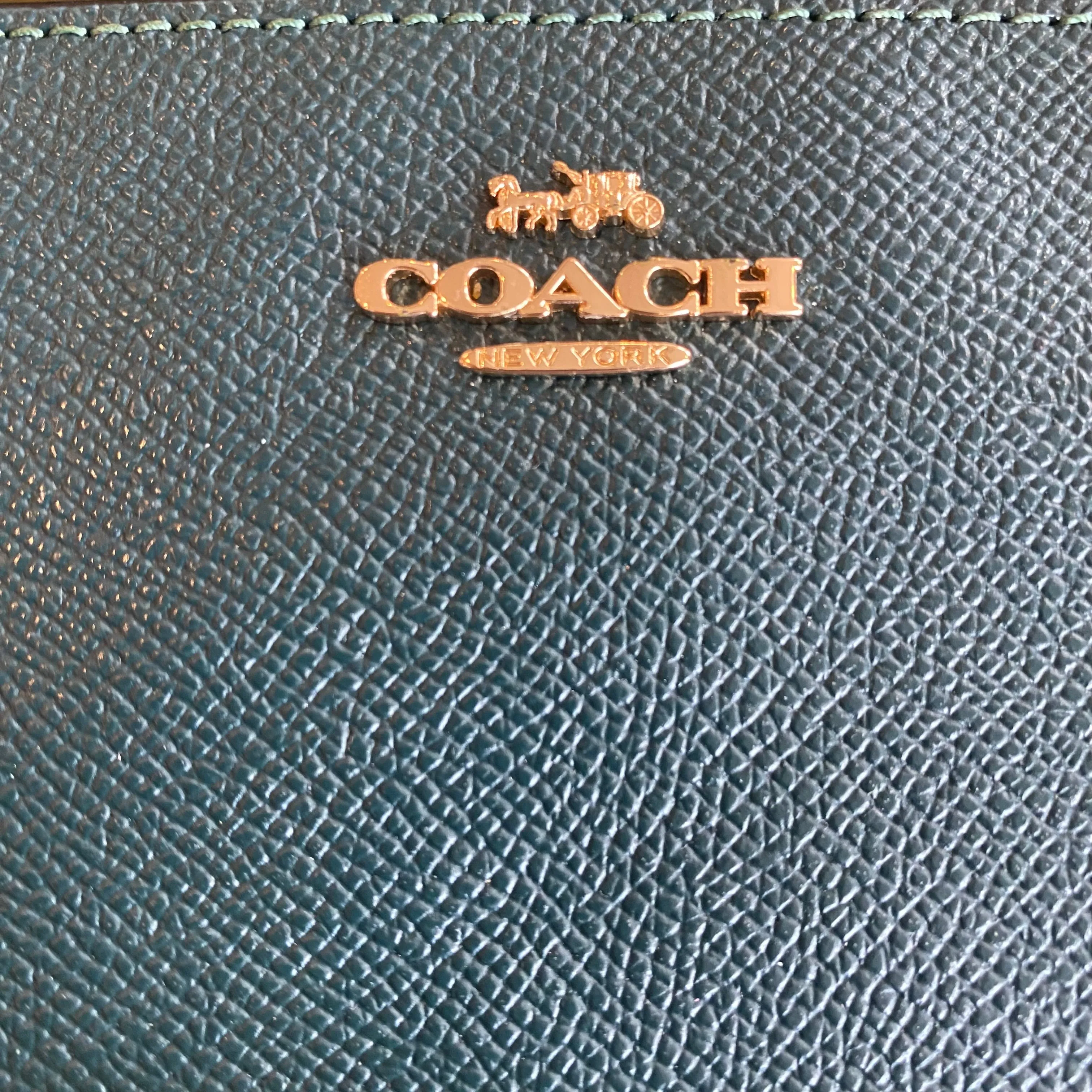 COACH Crossgrain Leather Boxed Corner Zip Wristlet C6878 Forest Green