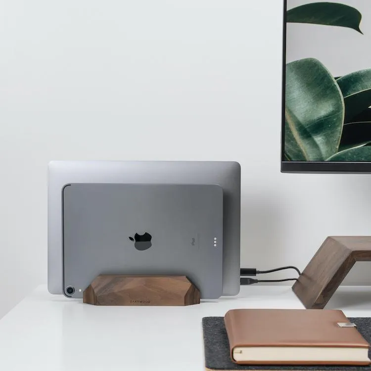 Dual vertical laptop stand - Oakywood