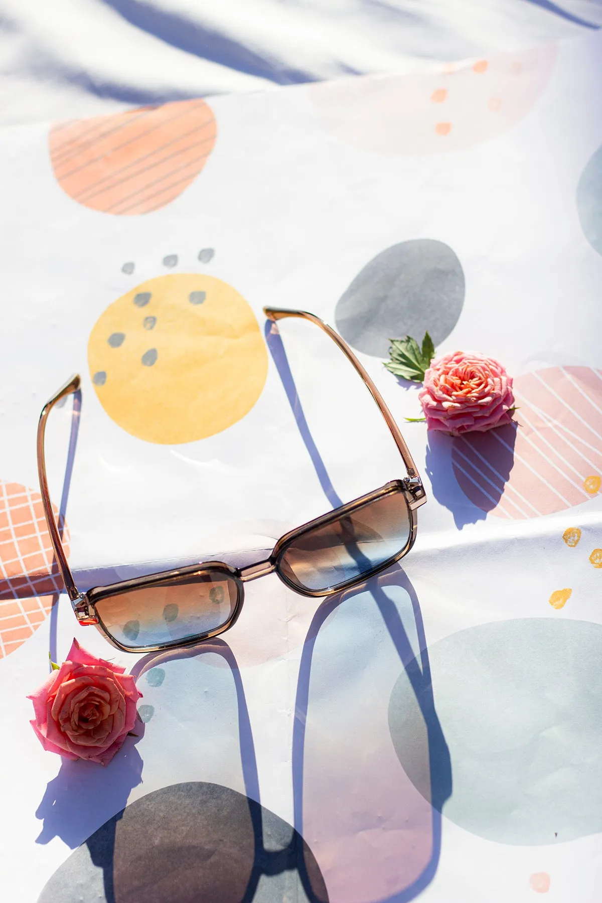 Elegant Square Side Metal Detail Sunglasses