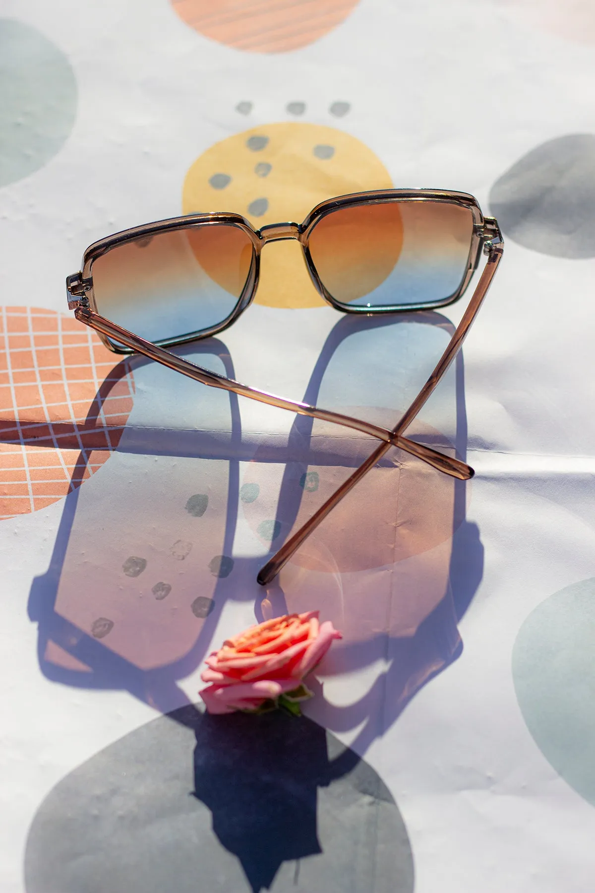 Elegant Square Side Metal Detail Sunglasses
