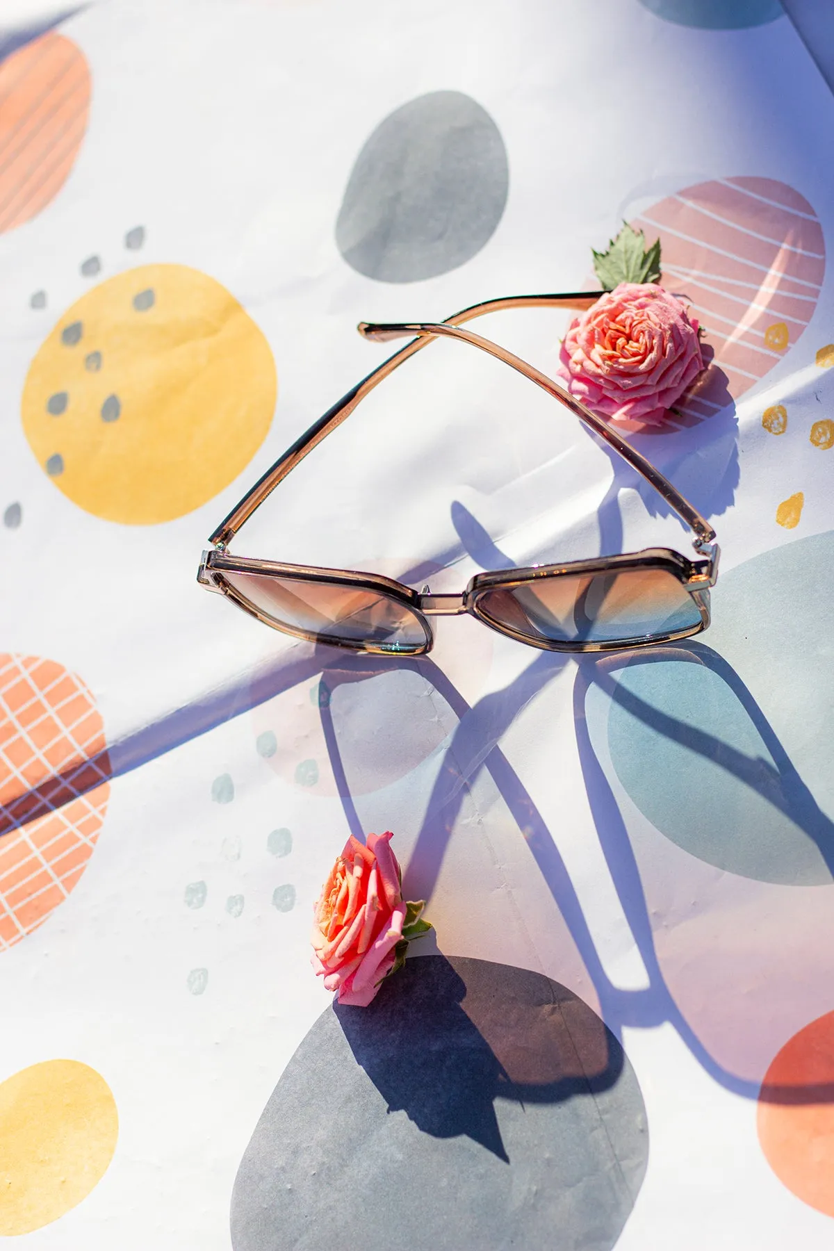 Elegant Square Side Metal Detail Sunglasses