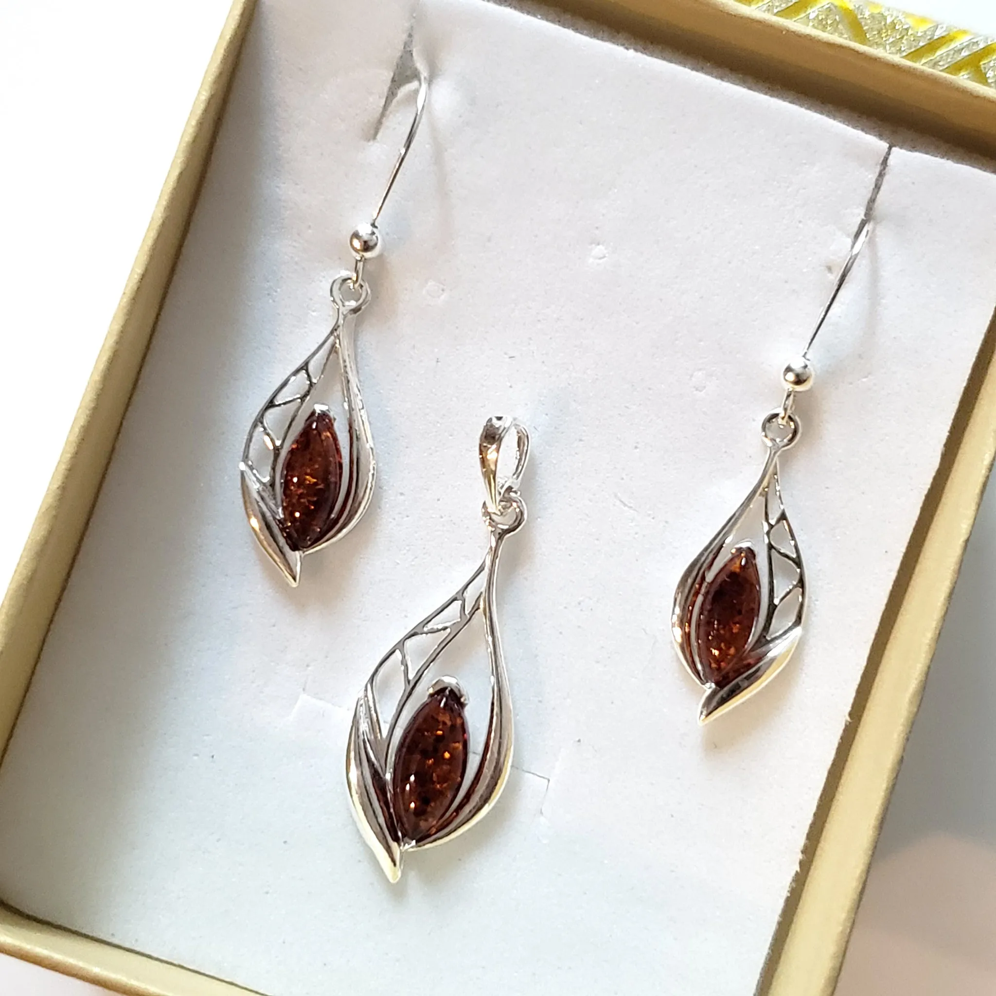 Elegant Sterling Silver Amber Jewelry Set