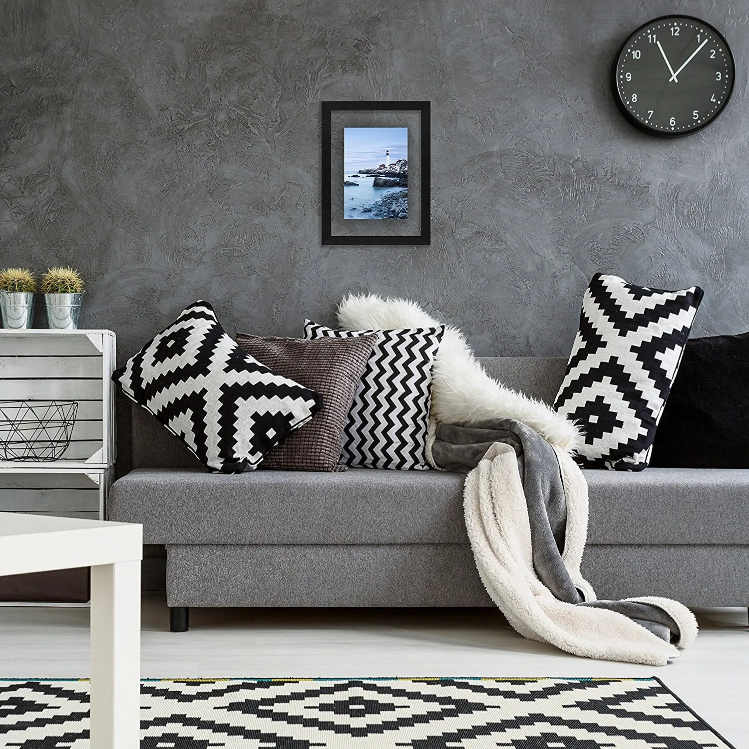 Floating Frame - Modern Picture Frame Designed to Display a Floating Photograph, Black