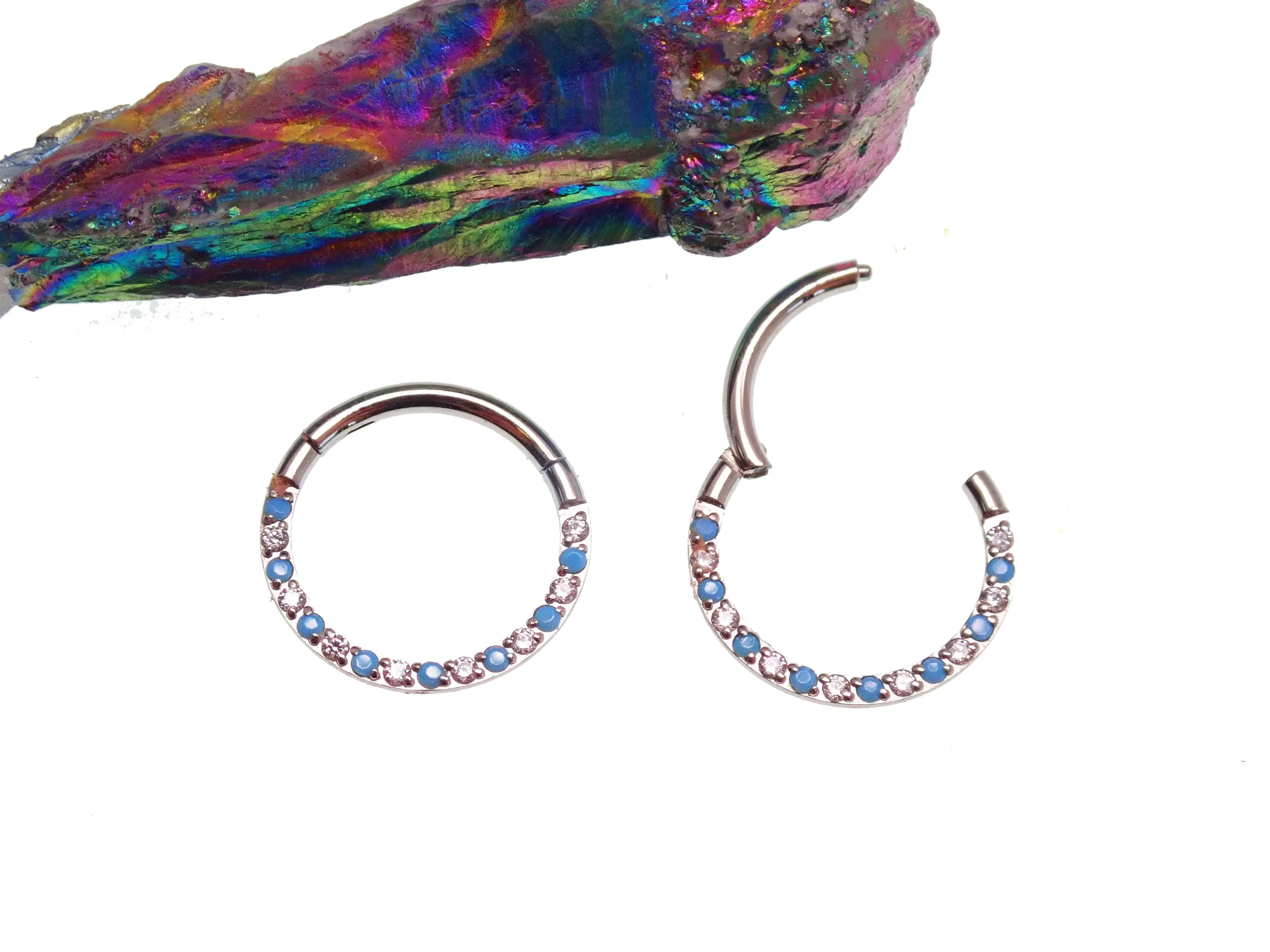 Front-Facing 18g Titanium Turquoise & CZ Alternating Clicker