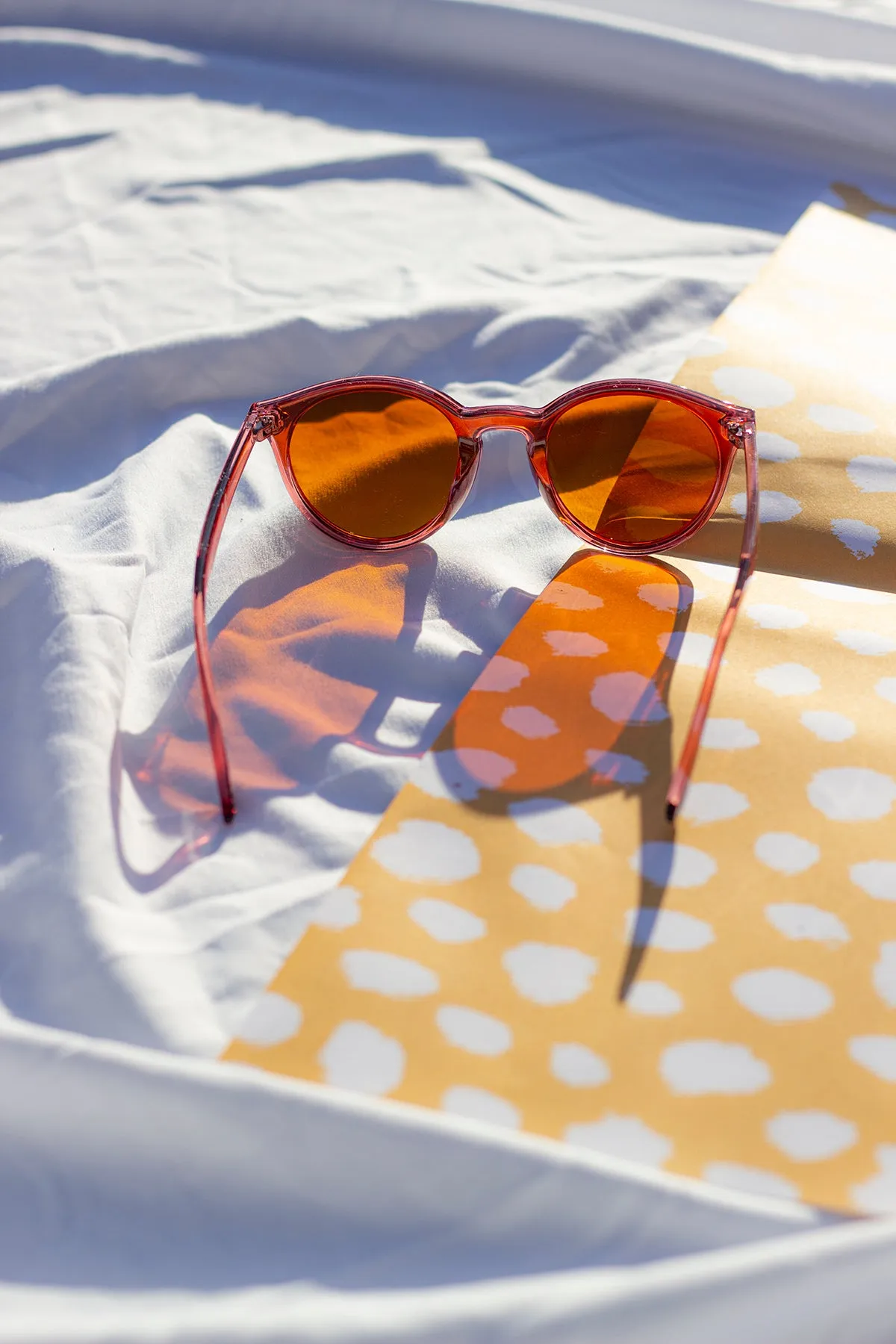 Front Lens Rounded Classic Pin Sunglasses