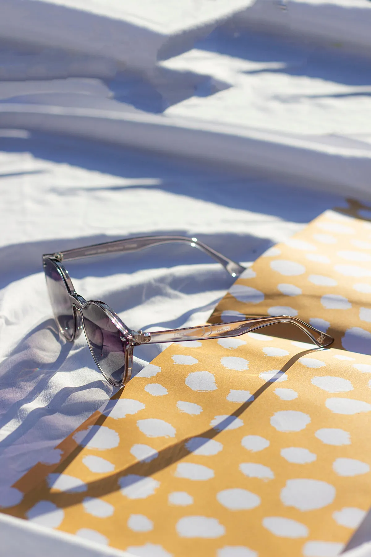 Front Lens Rounded Classic Pin Sunglasses