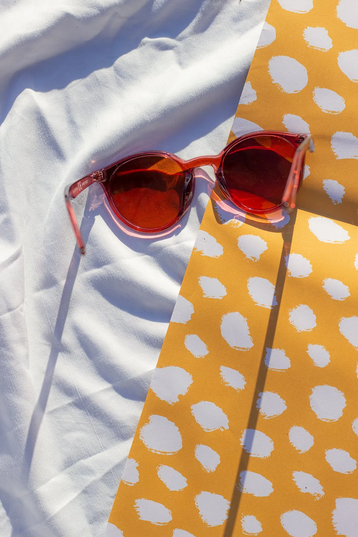 Front Lens Rounded Classic Pin Sunglasses