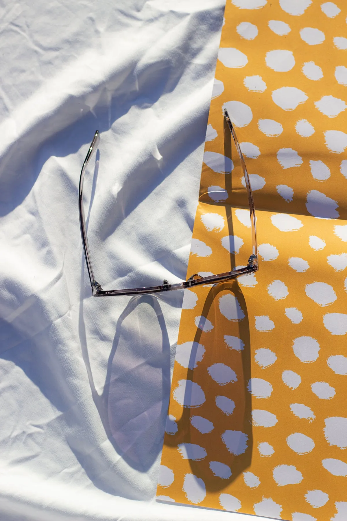 Front Lens Rounded Classic Pin Sunglasses