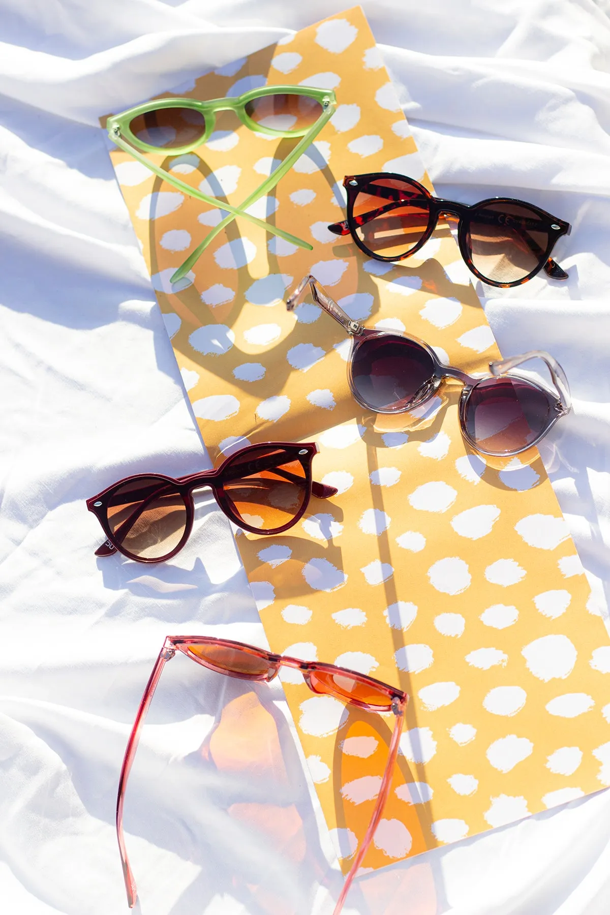 Front Lens Rounded Classic Pin Sunglasses