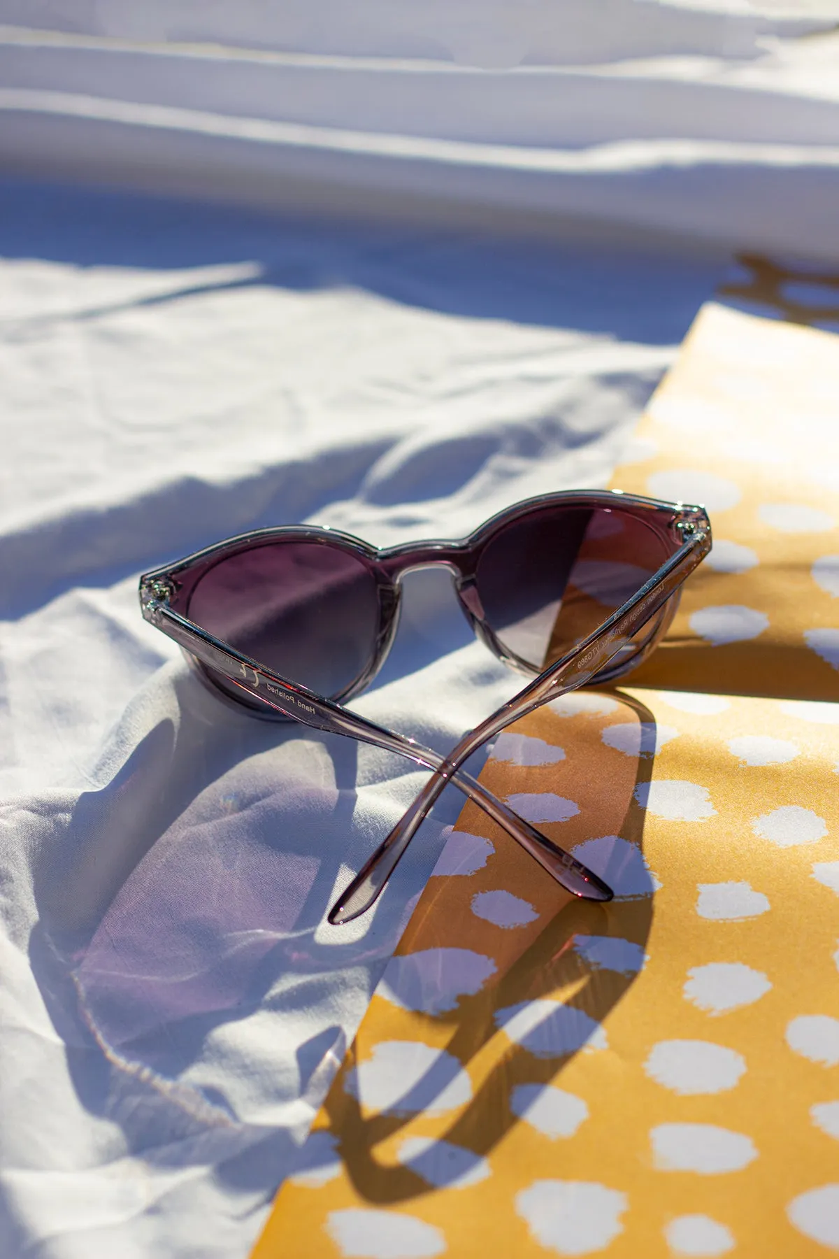 Front Lens Rounded Classic Pin Sunglasses