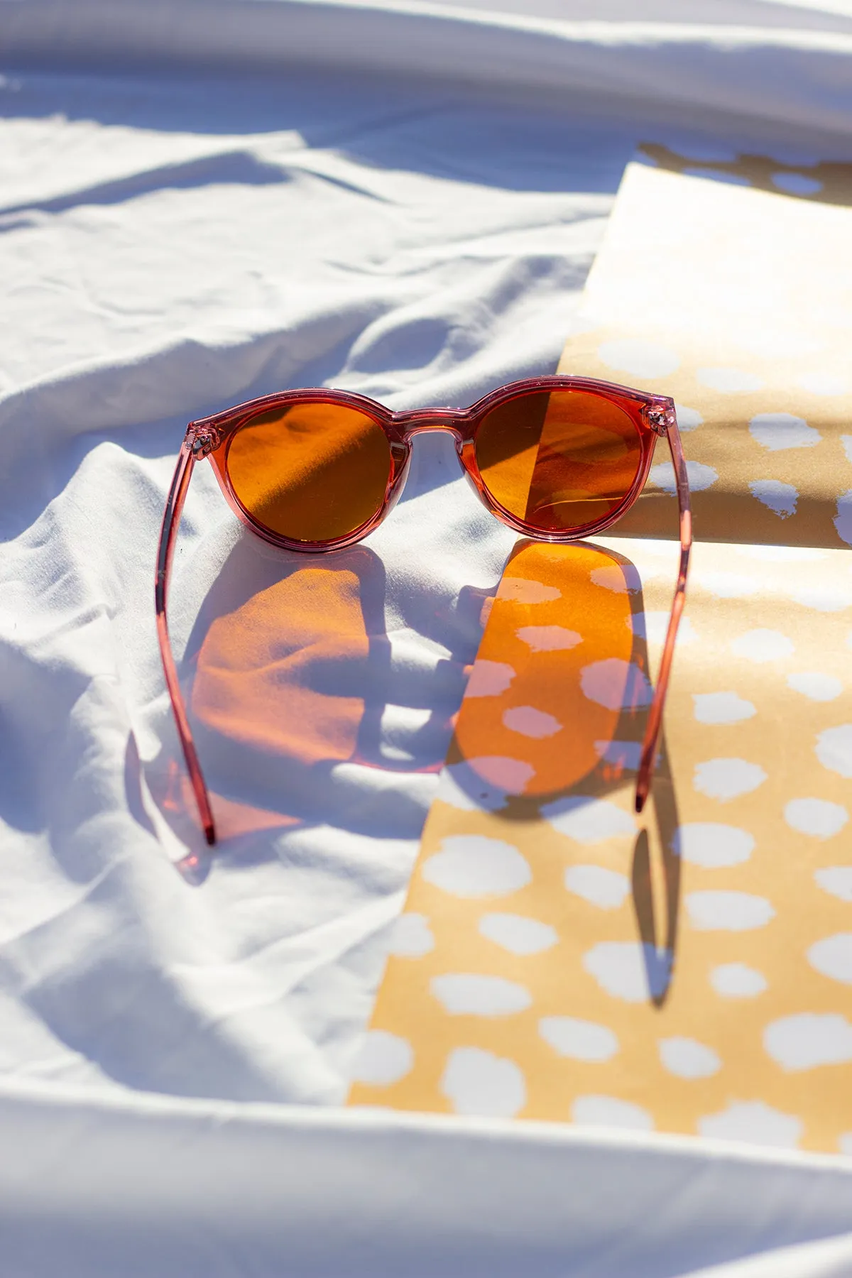 Front Lens Rounded Classic Pin Sunglasses