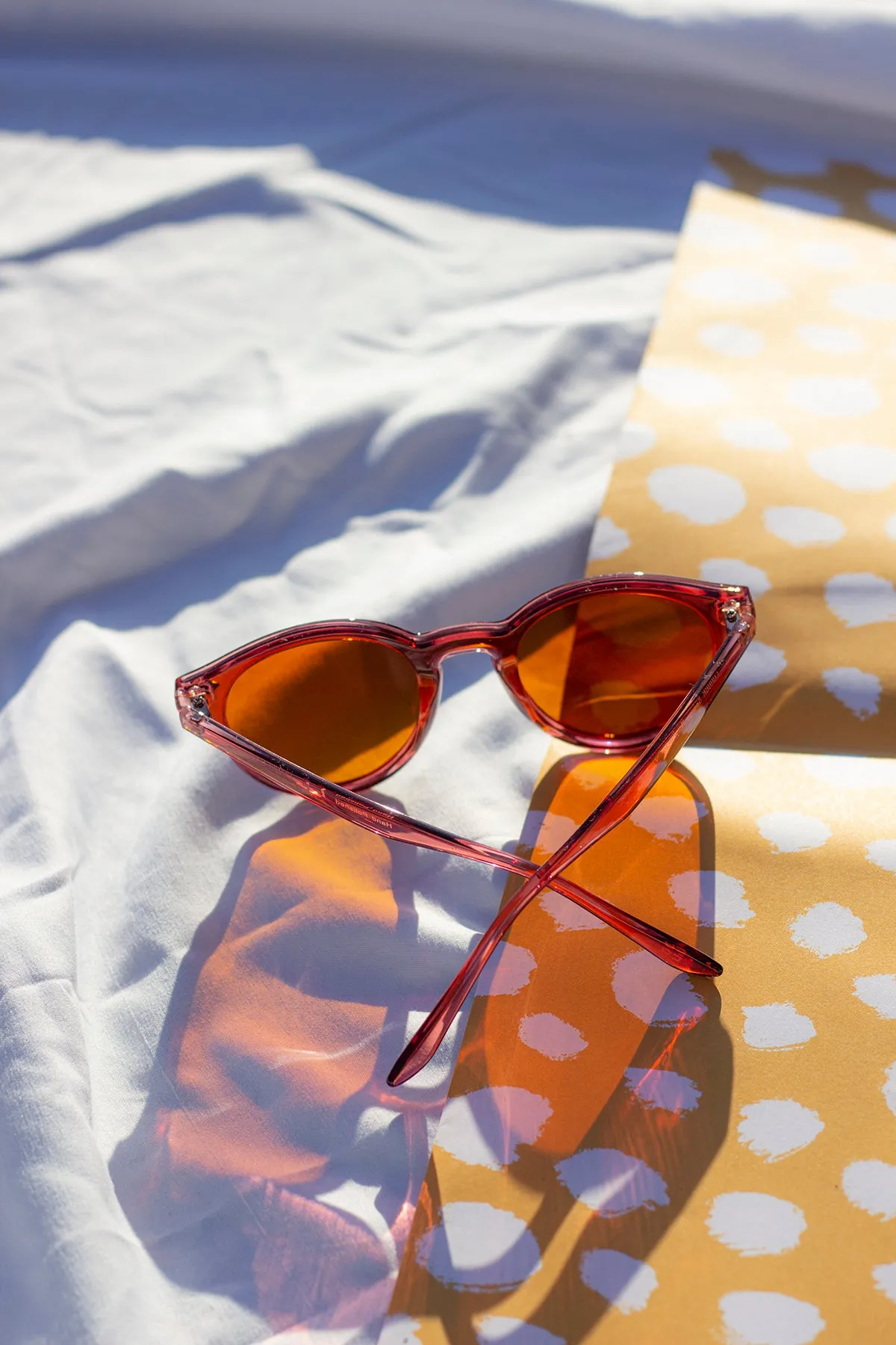 Front Lens Rounded Classic Pin Sunglasses