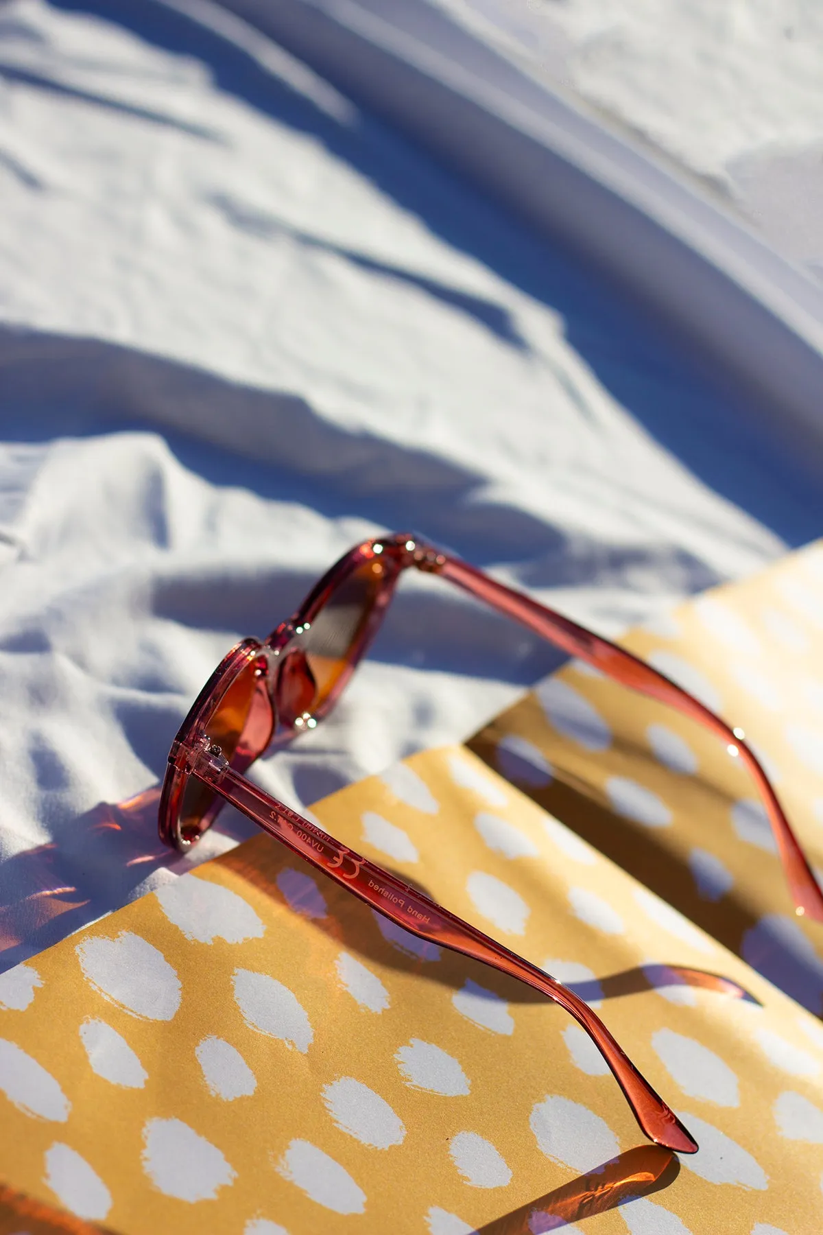 Front Lens Rounded Classic Pin Sunglasses