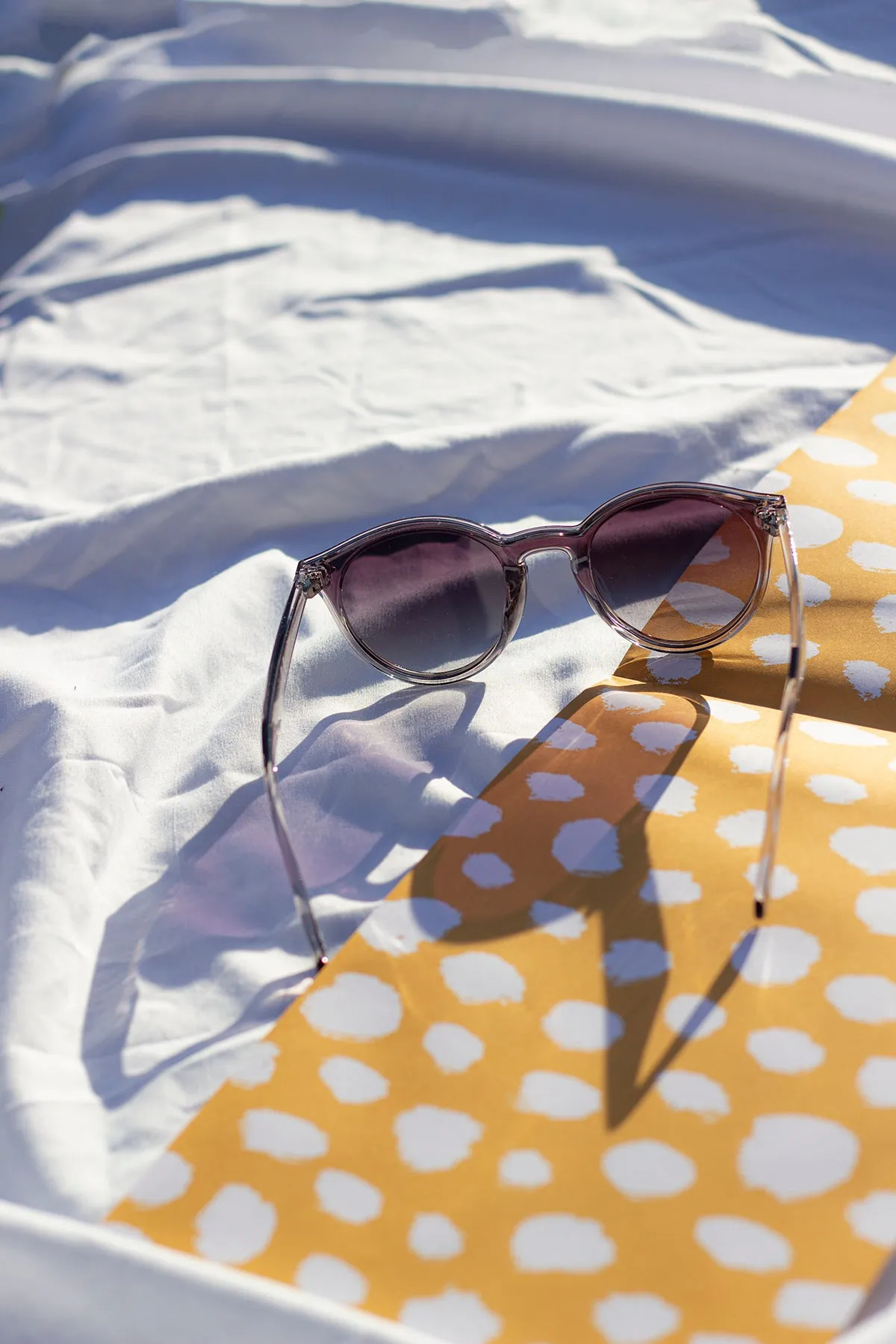 Front Lens Rounded Classic Pin Sunglasses