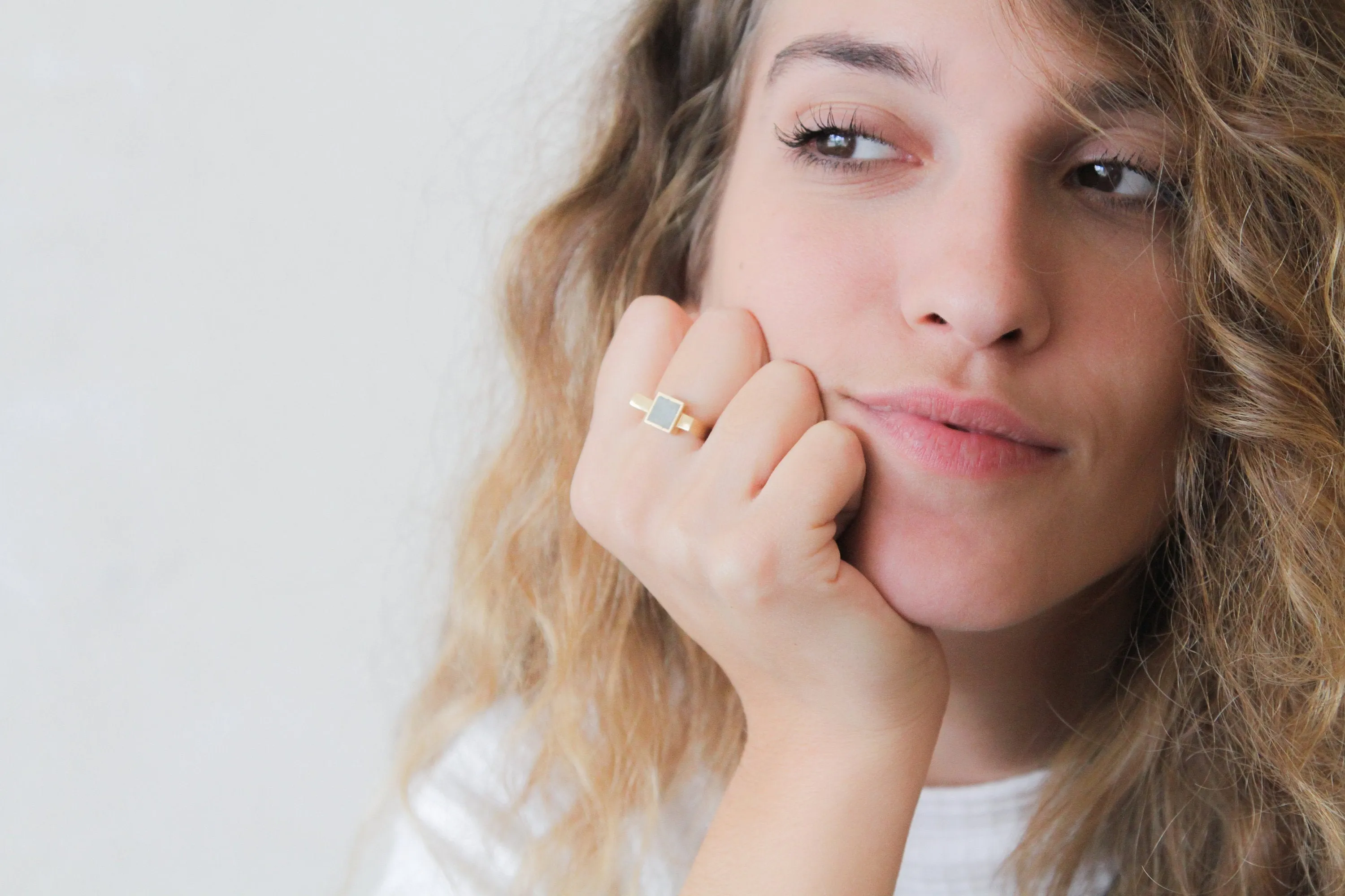 Geometric Square Frame Concrete Ring