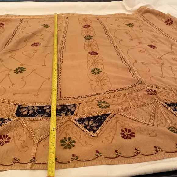 Gorgeous vintage long embroidered wraparound beige skirt made in India (mlb)