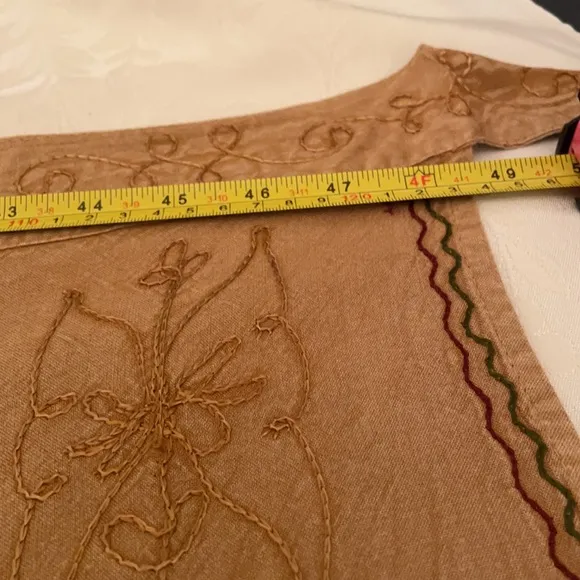 Gorgeous vintage long embroidered wraparound beige skirt made in India (mlb)