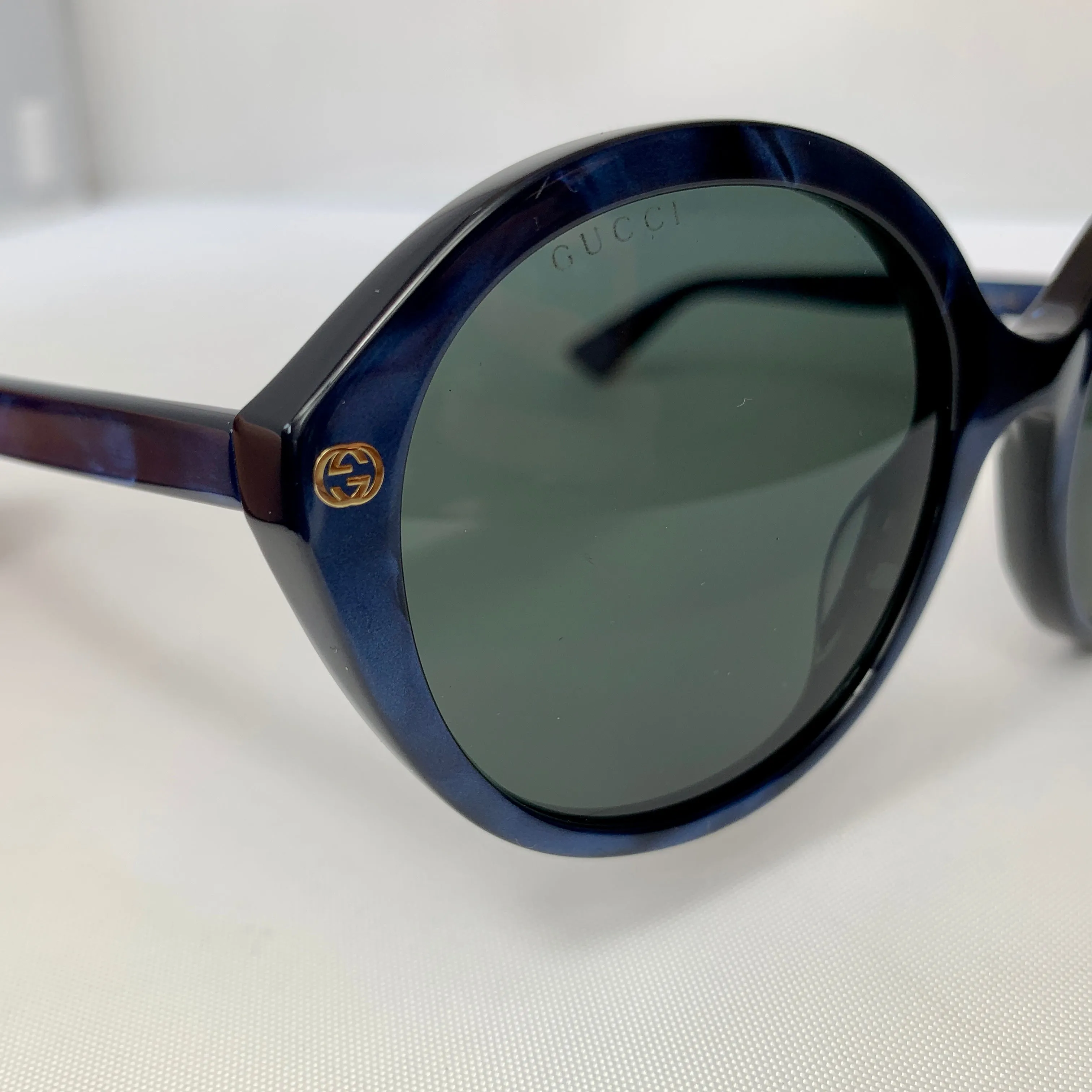 Gucci Round Frame Acetate Sunglasses in Blue
