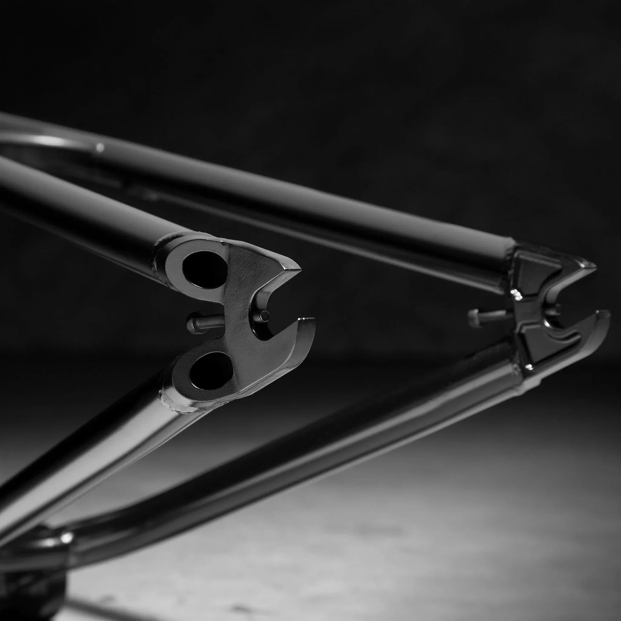 KINK TACTIC FRAME 21.25" BLACK