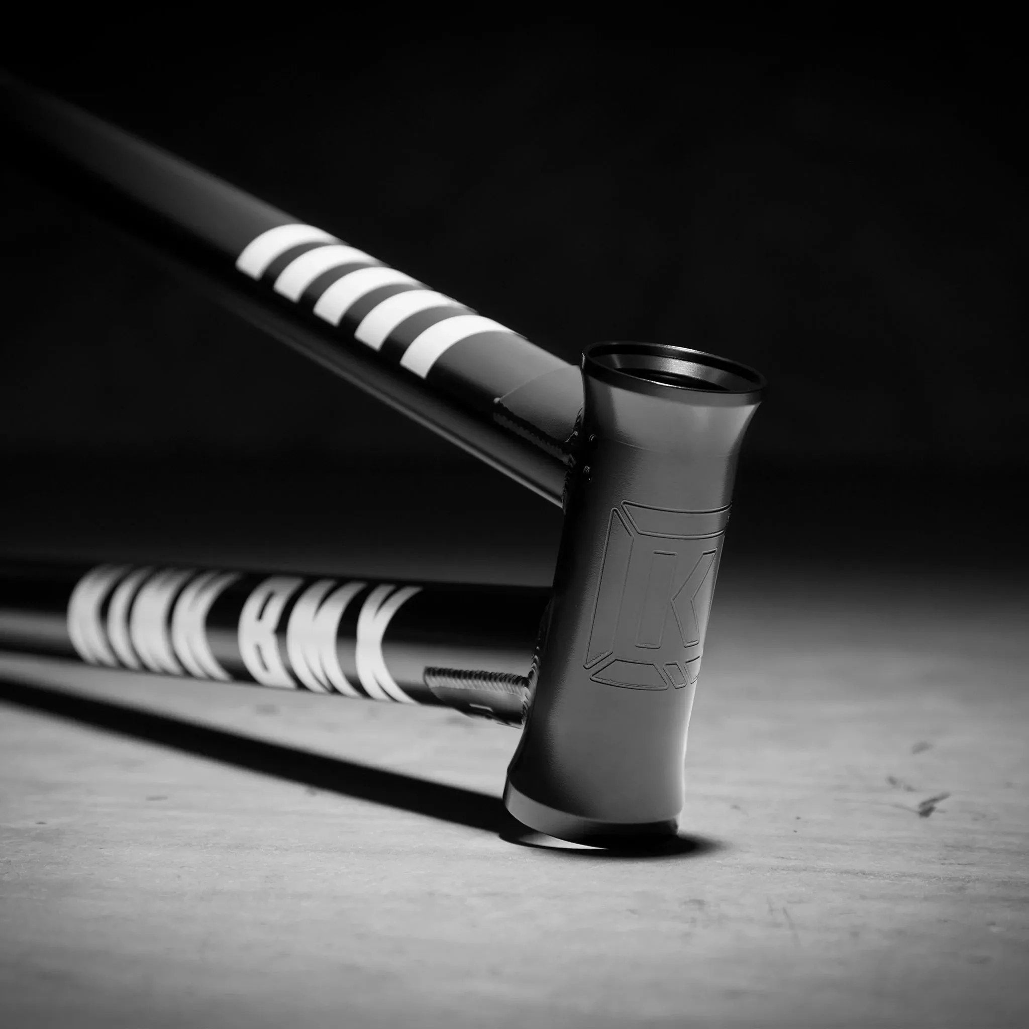 KINK TACTIC FRAME 21.25" BLACK