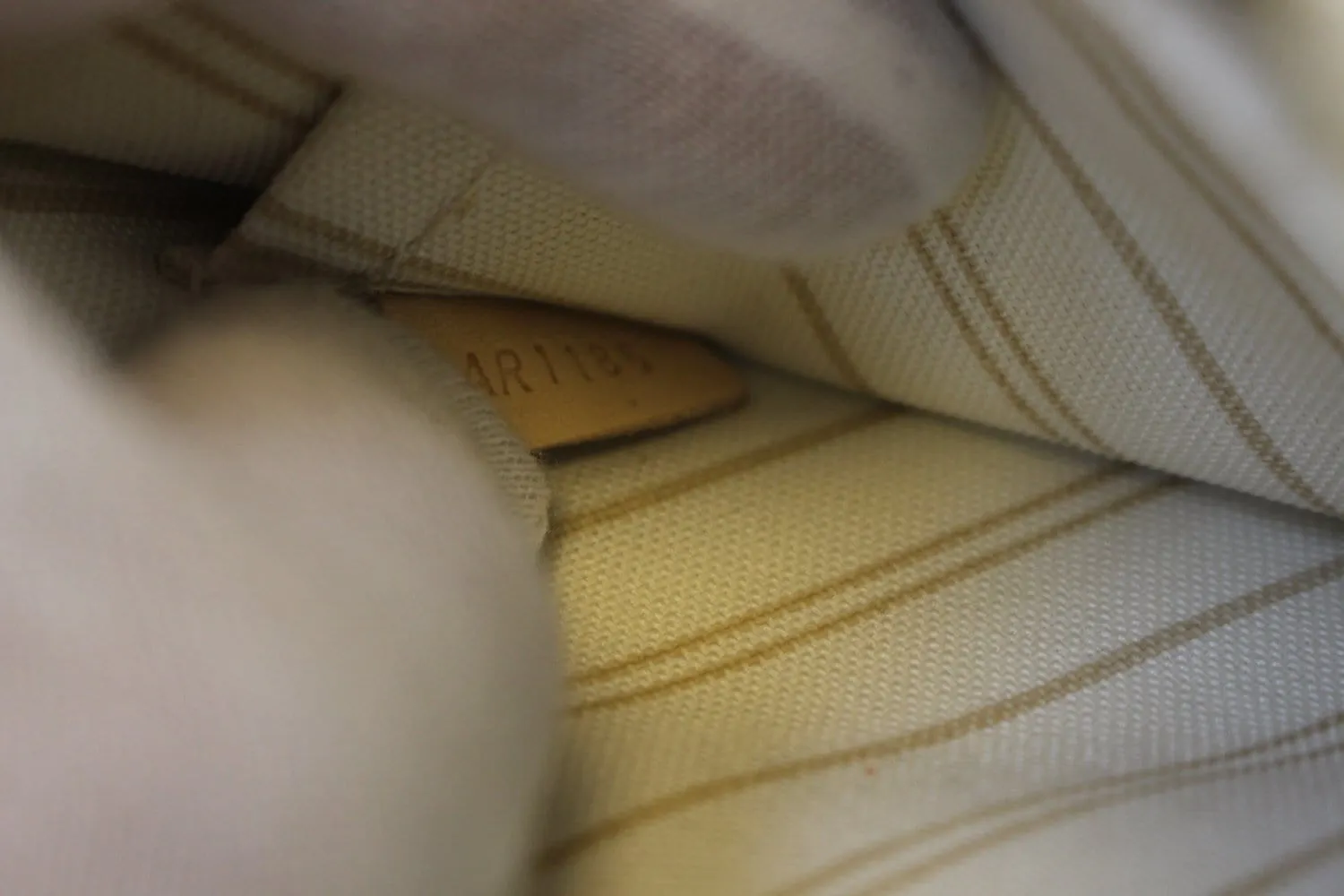 LOUIS VUITTON Neverfull Damier Azur Pochette Wristlet Clutch