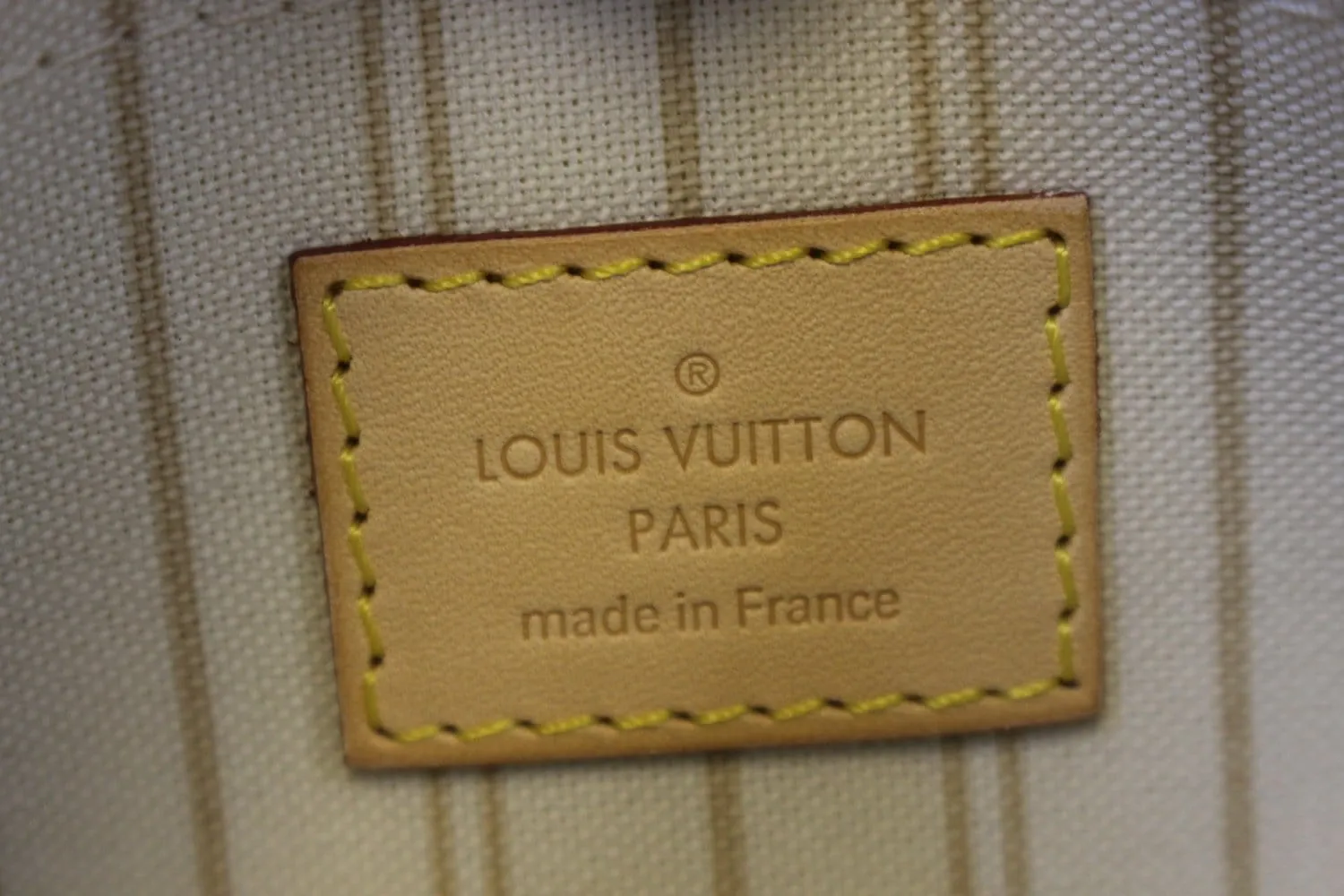 LOUIS VUITTON Neverfull Damier Azur Pochette Wristlet Clutch