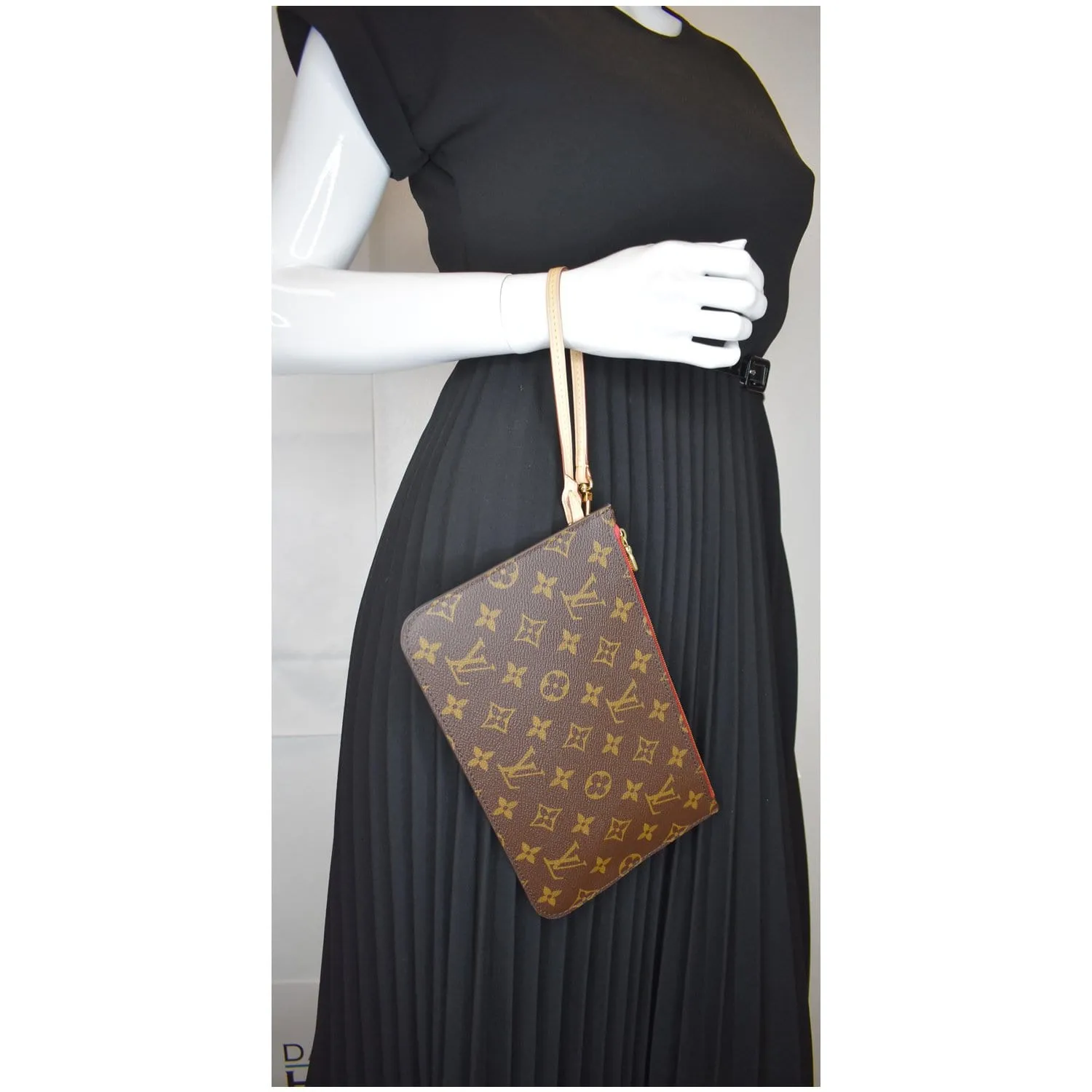 LOUIS VUITTON Pochette Wristlet Monogram Canvas Neverfull MM Brown