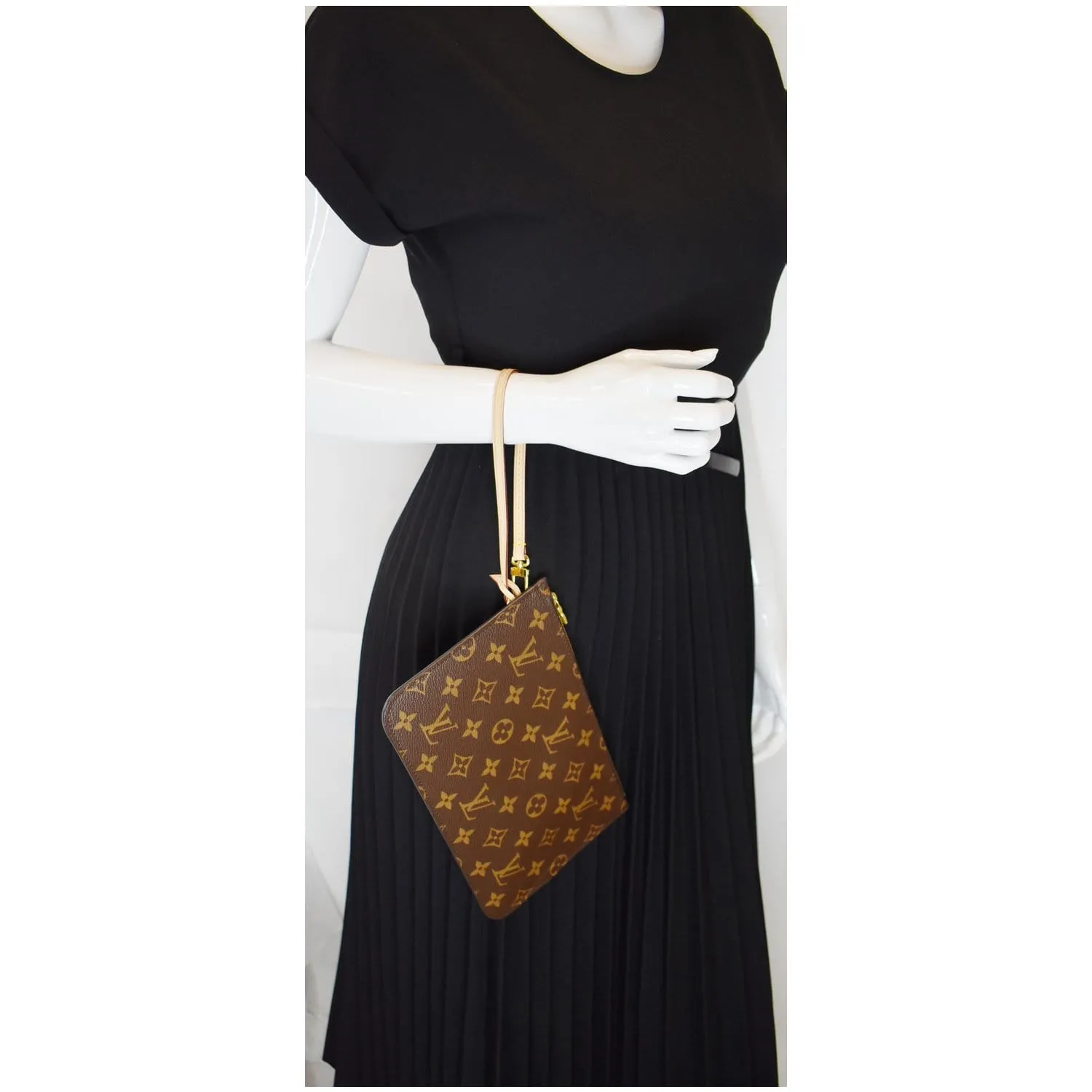 LOUIS VUITTON Pochette Wristlet Pouch Monogram Canvas Neverfull MM Brown