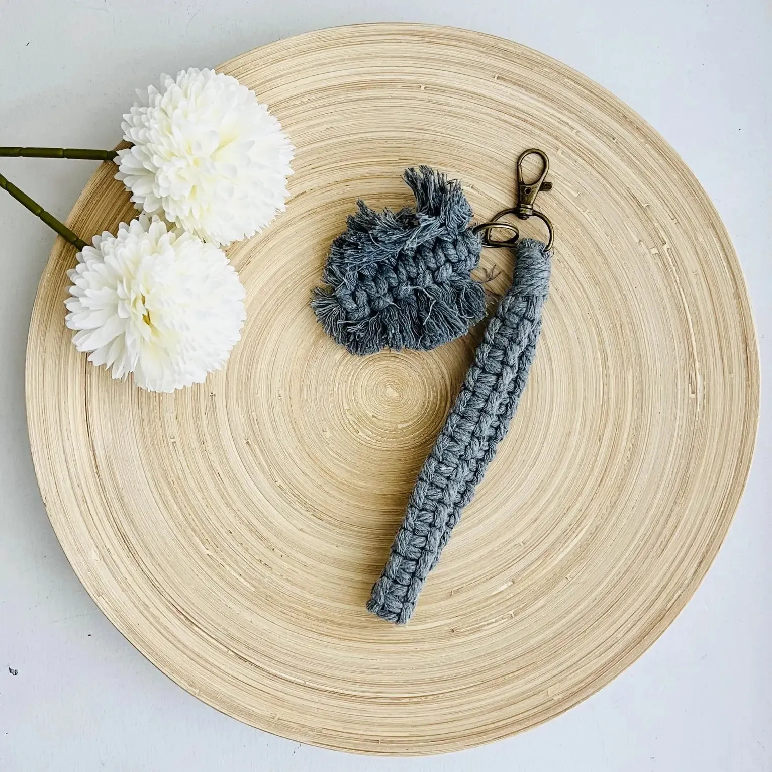 Macrame Leaf Wristlet Keychain