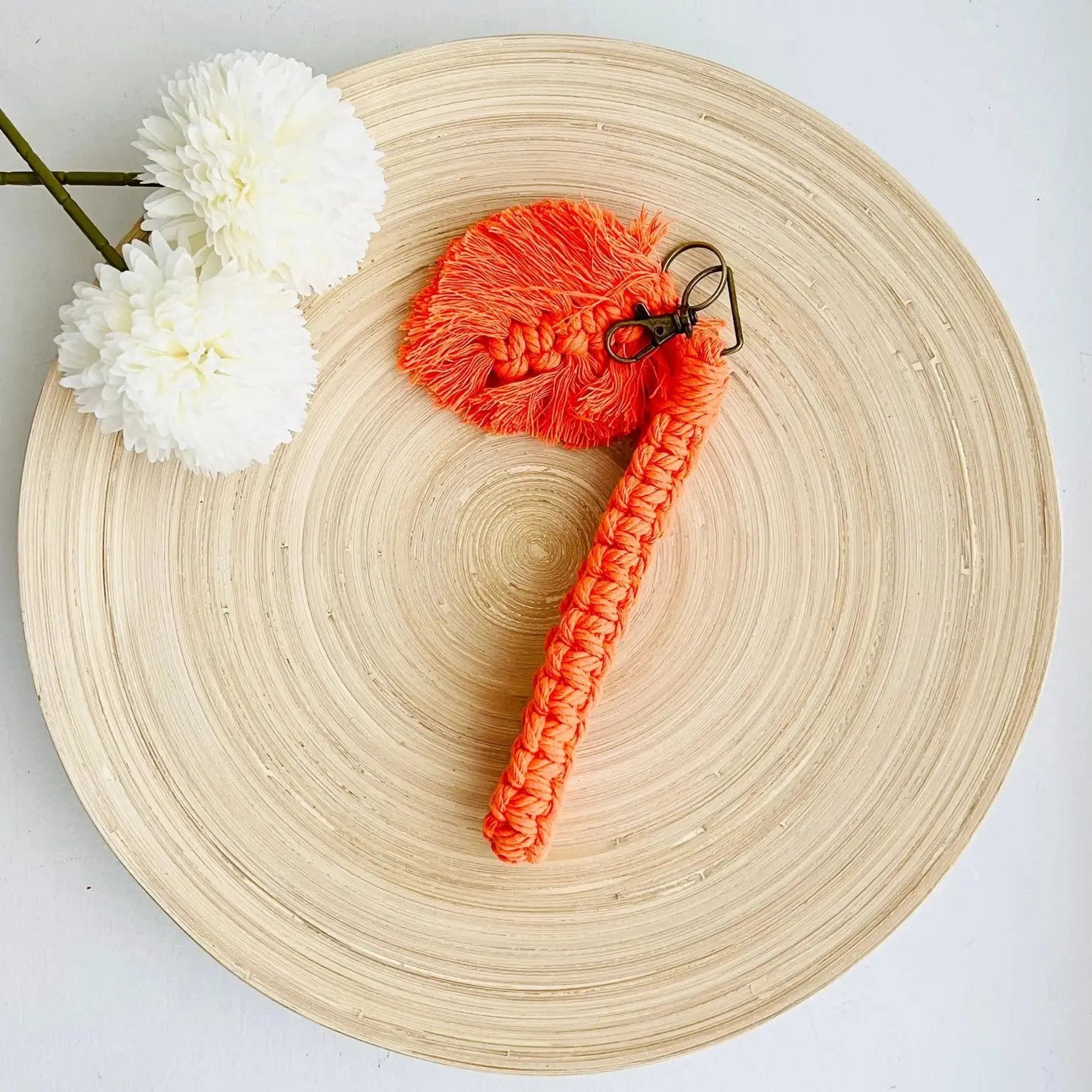 Macrame Leaf Wristlet Keychain