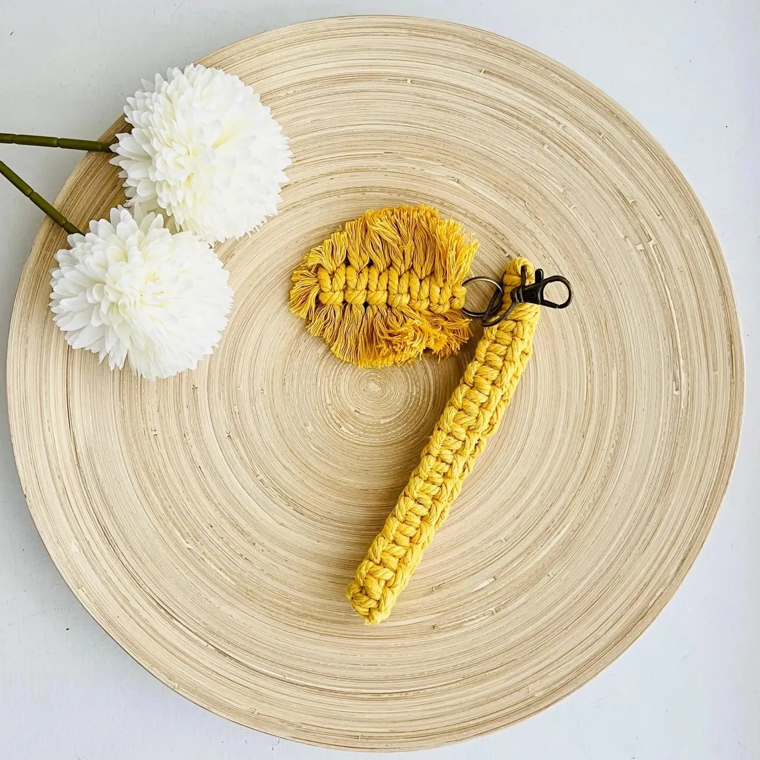Macrame Leaf Wristlet Keychain
