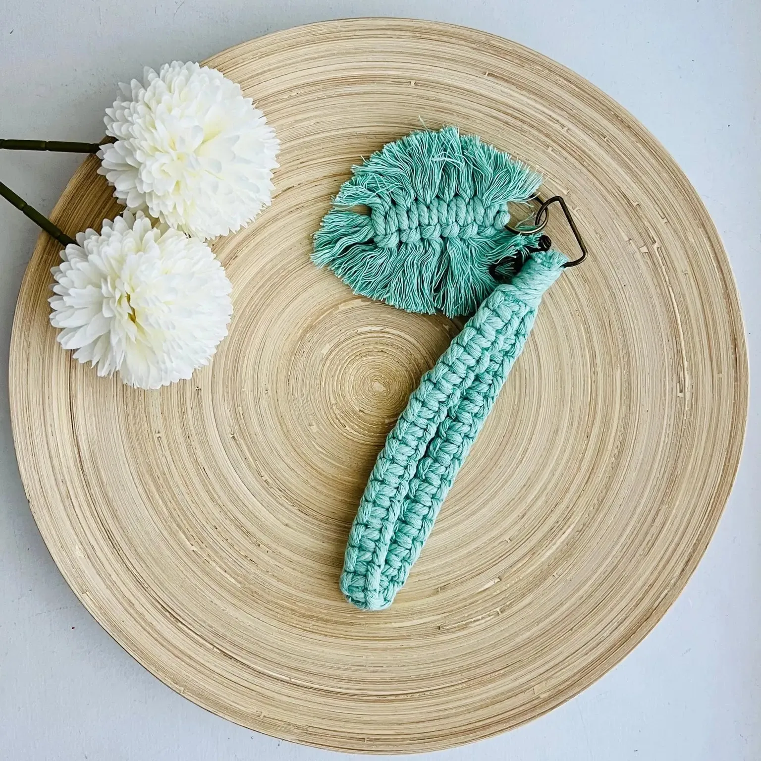 Macrame Leaf Wristlet Keychain