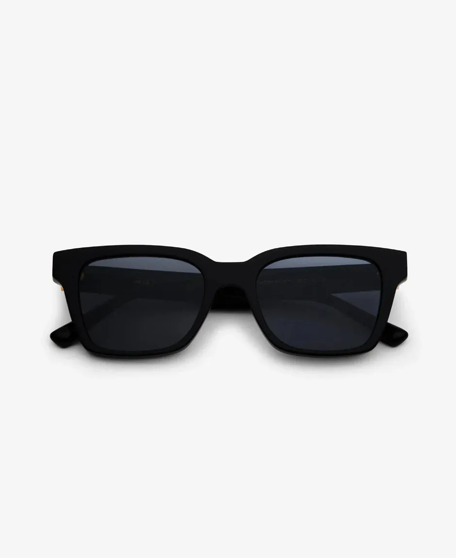 MessyWeekend Dean Black Grey Sunglasses.