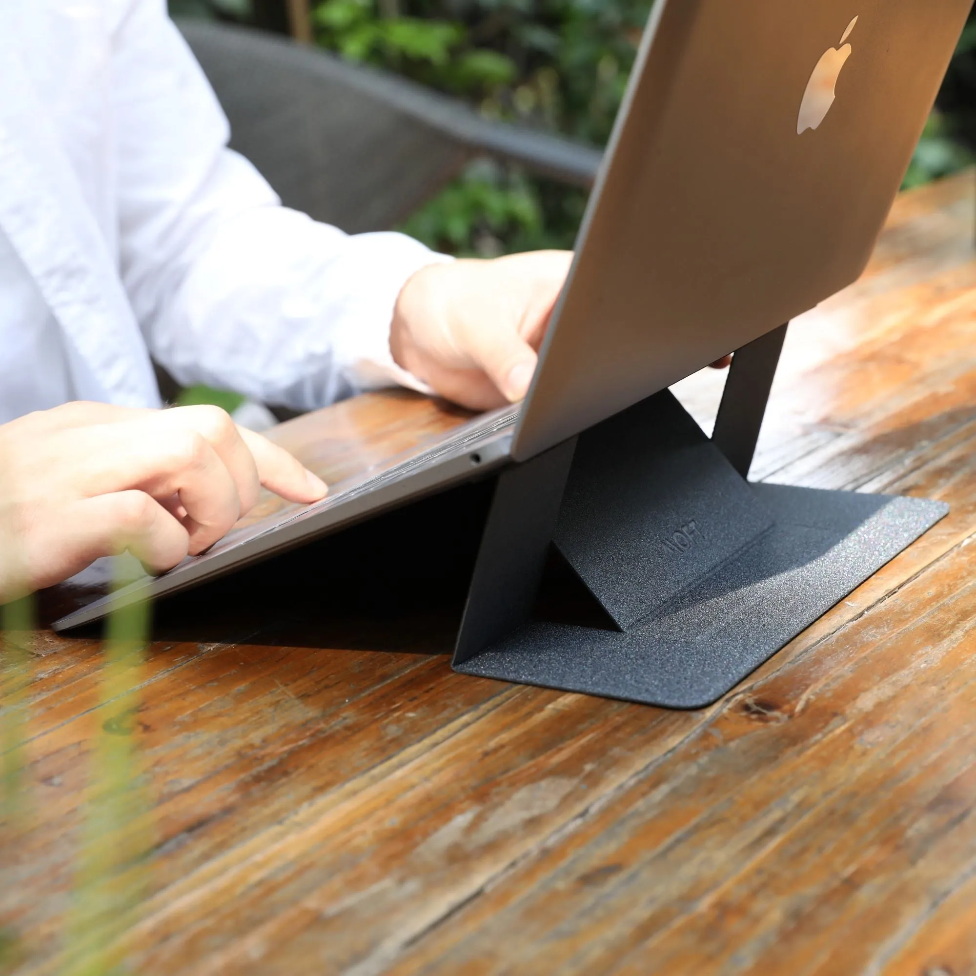 MOFT - Invisible Laptop Stand (Air Vent Model)