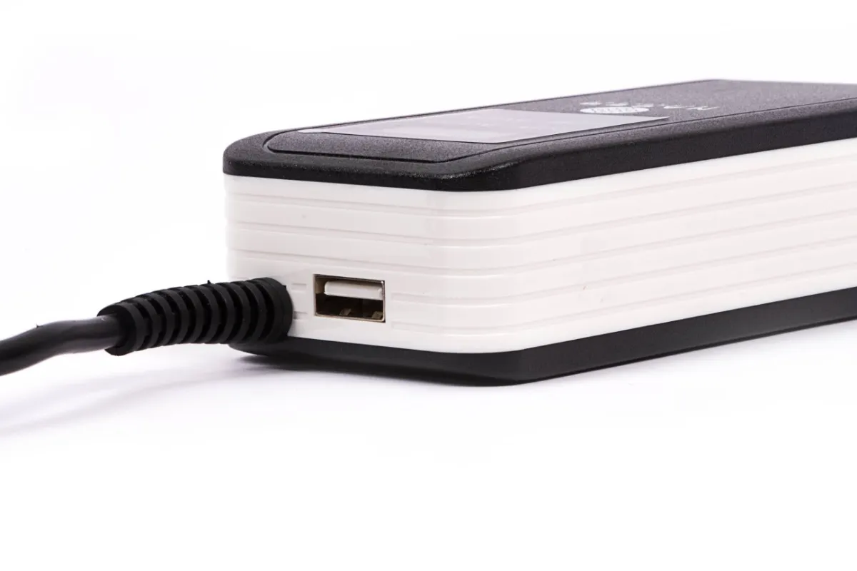 Naceb Na 013 Cargador Universal Laptop Recargable 90 W Usb