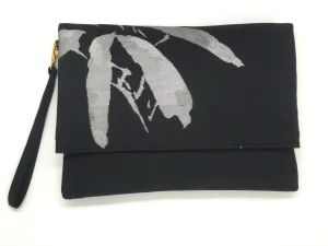 Ookii Kuukou Large Folding Wristlet Clutch 4107E