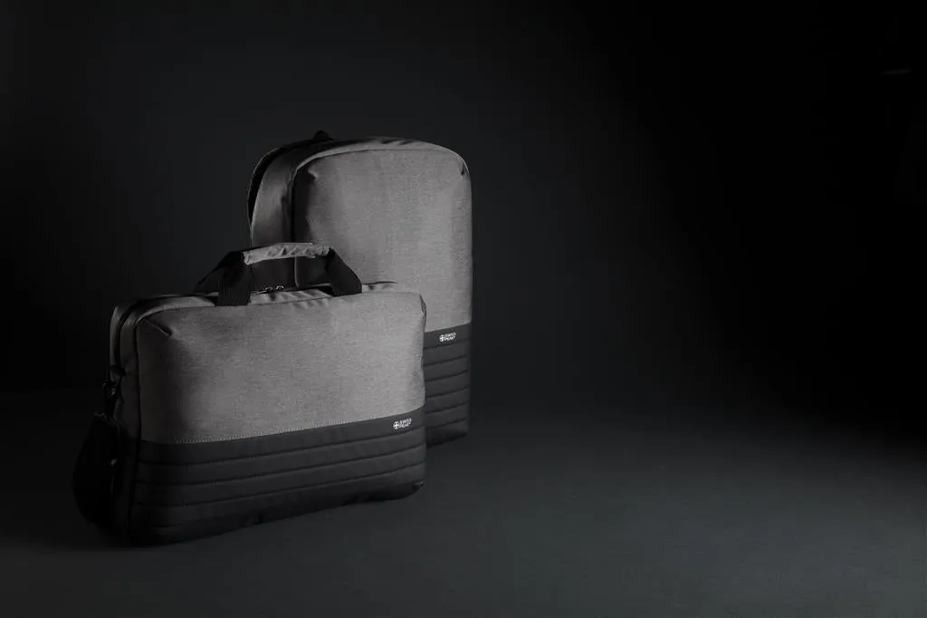 Promotivni ruksak za laptop RFID i sustavom zaštita protiv džeparenja