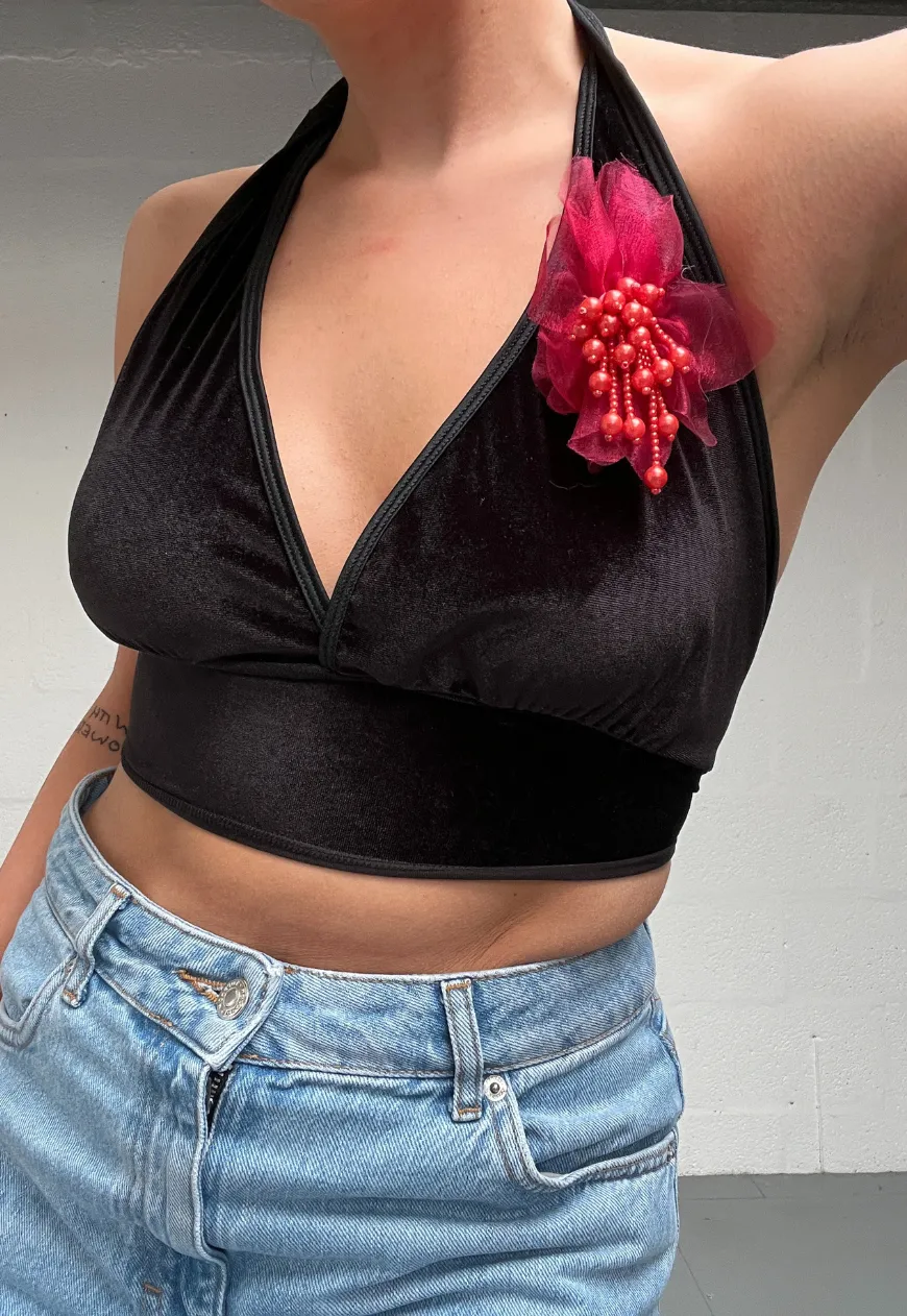 RED ORGANZA FLOWER BROOCH