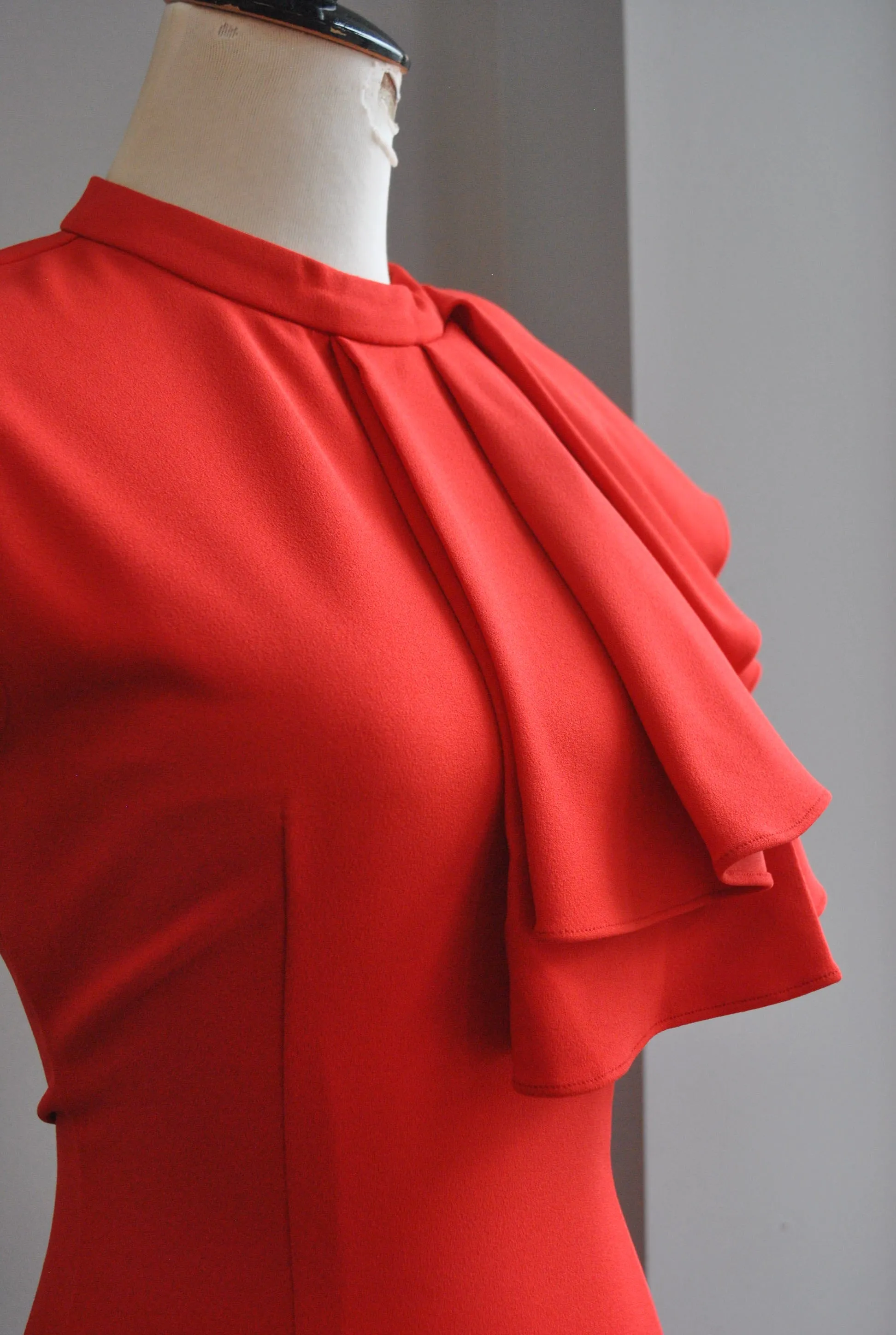 RED SIMPLE COCKTAIL DRESS