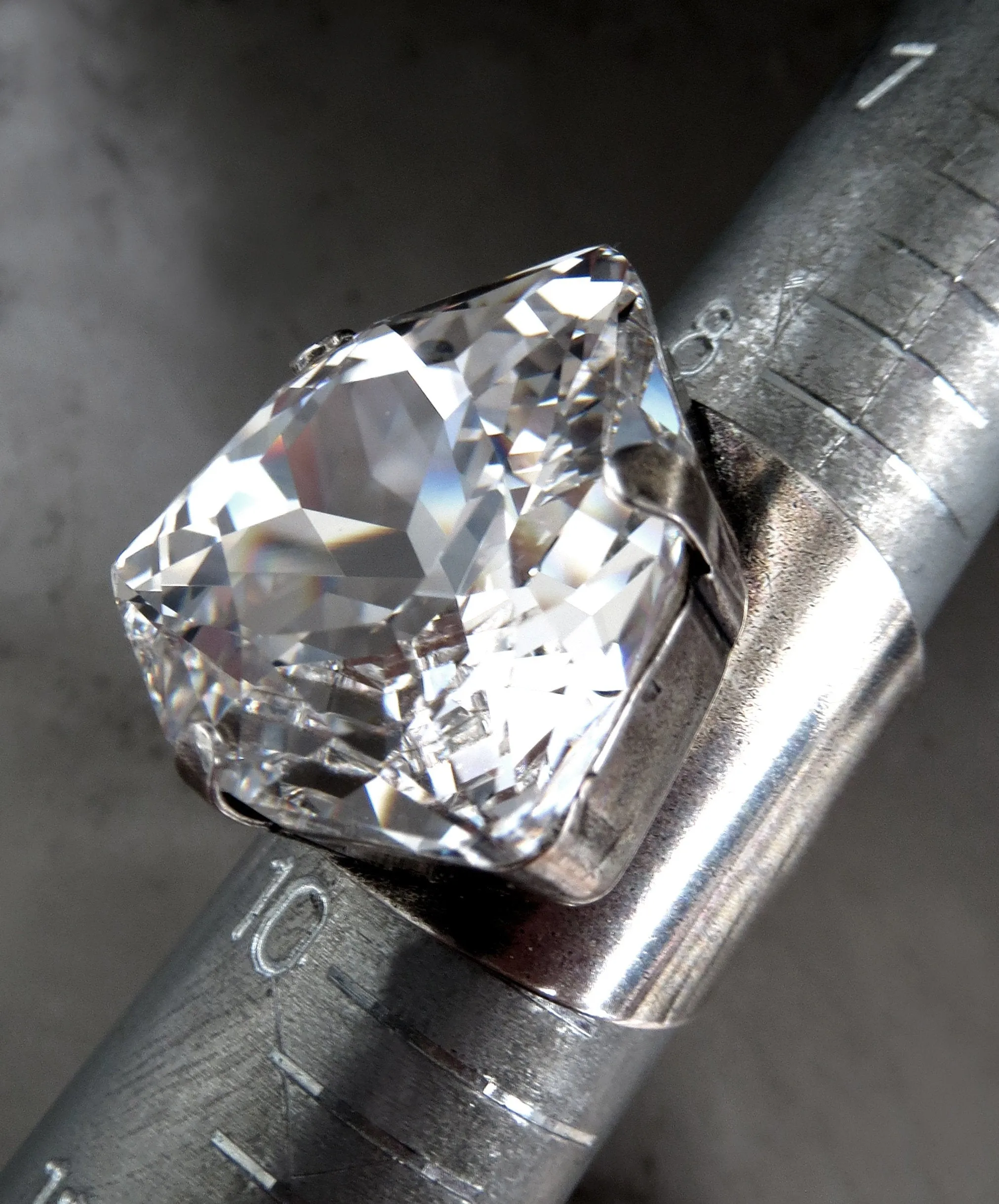 STAR DUST - Large Trilliant Clear Crystal Ring