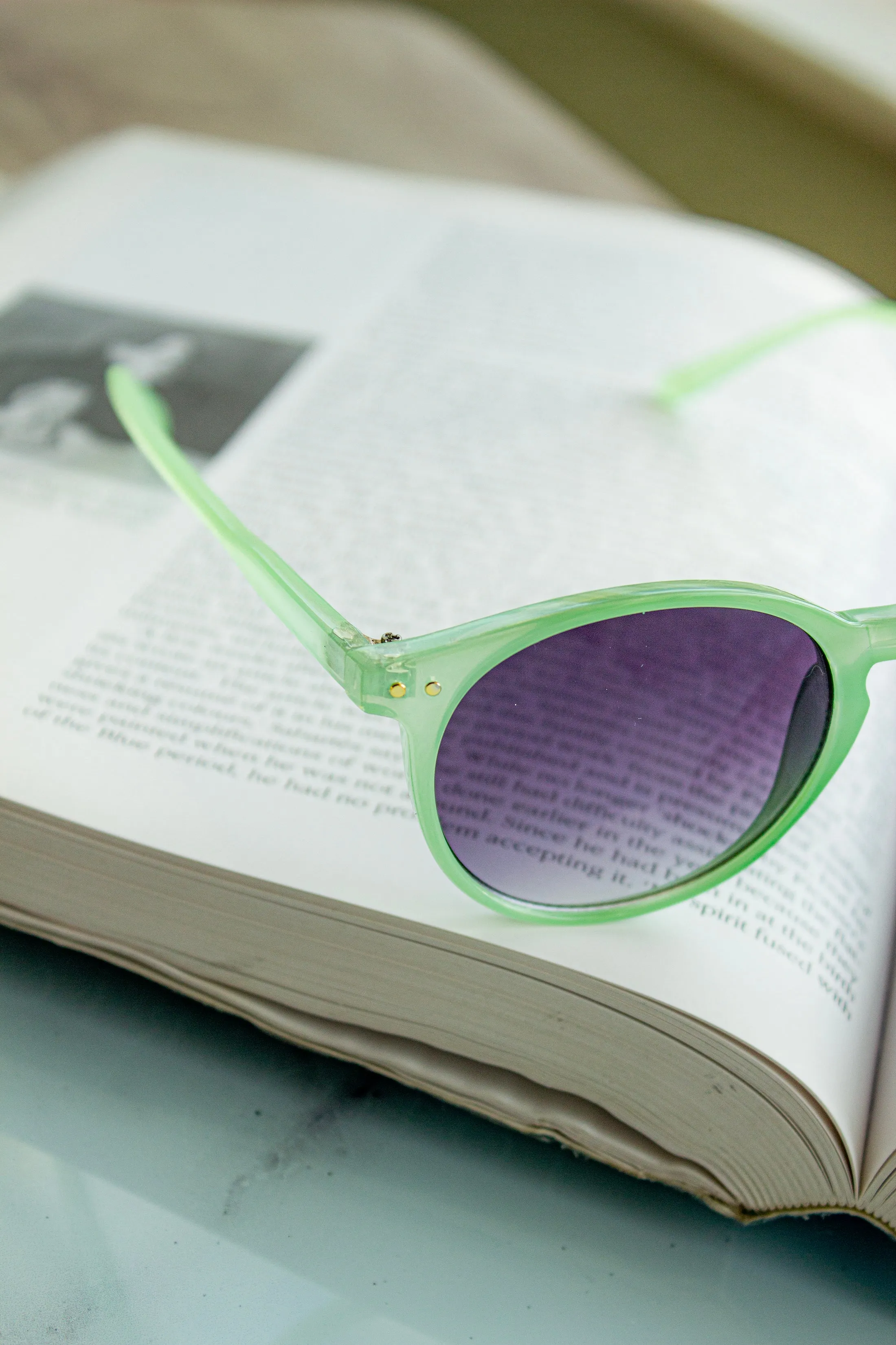 Thin Classic Round Retro Sunglasses