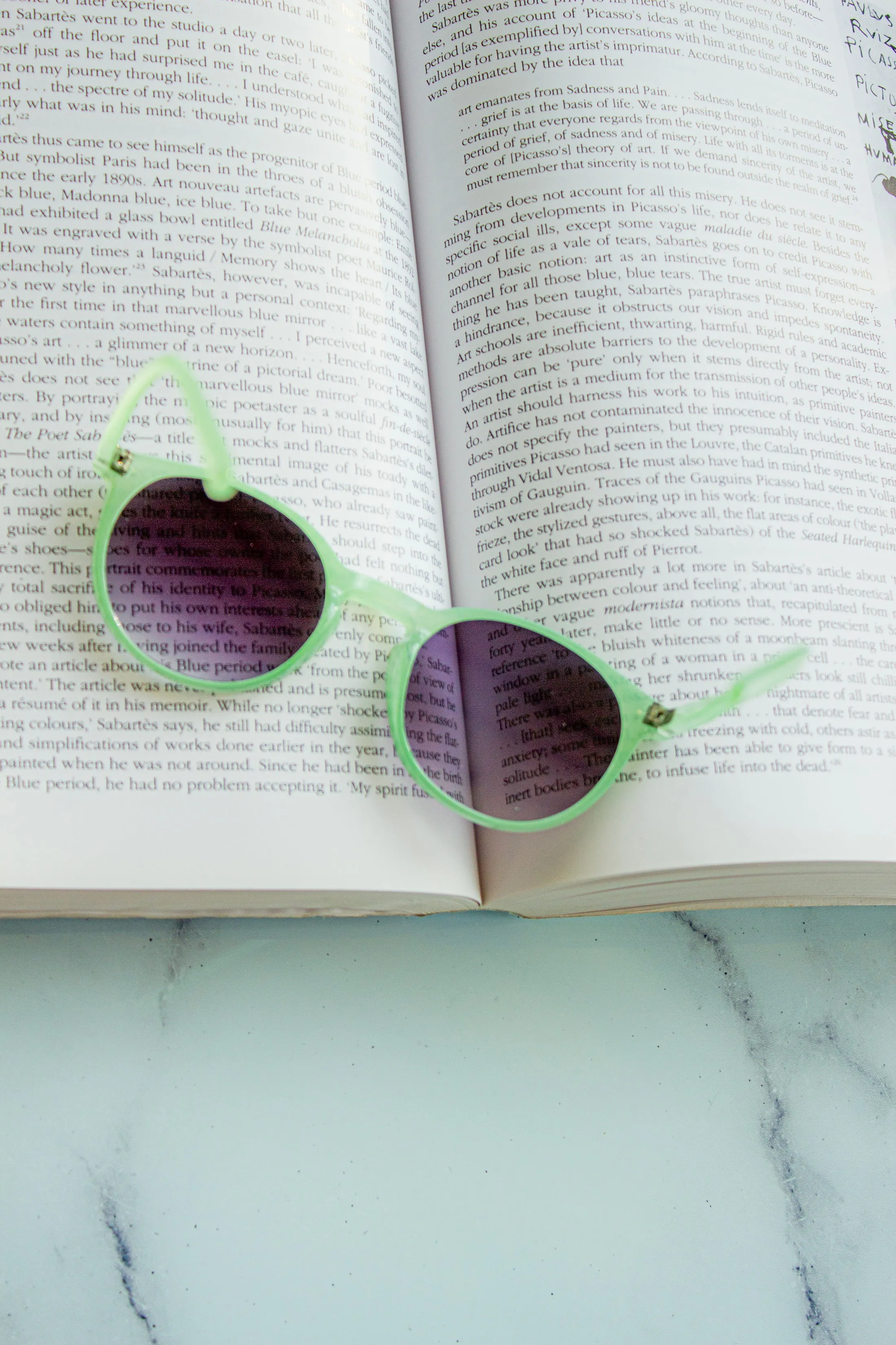 Thin Classic Round Retro Sunglasses