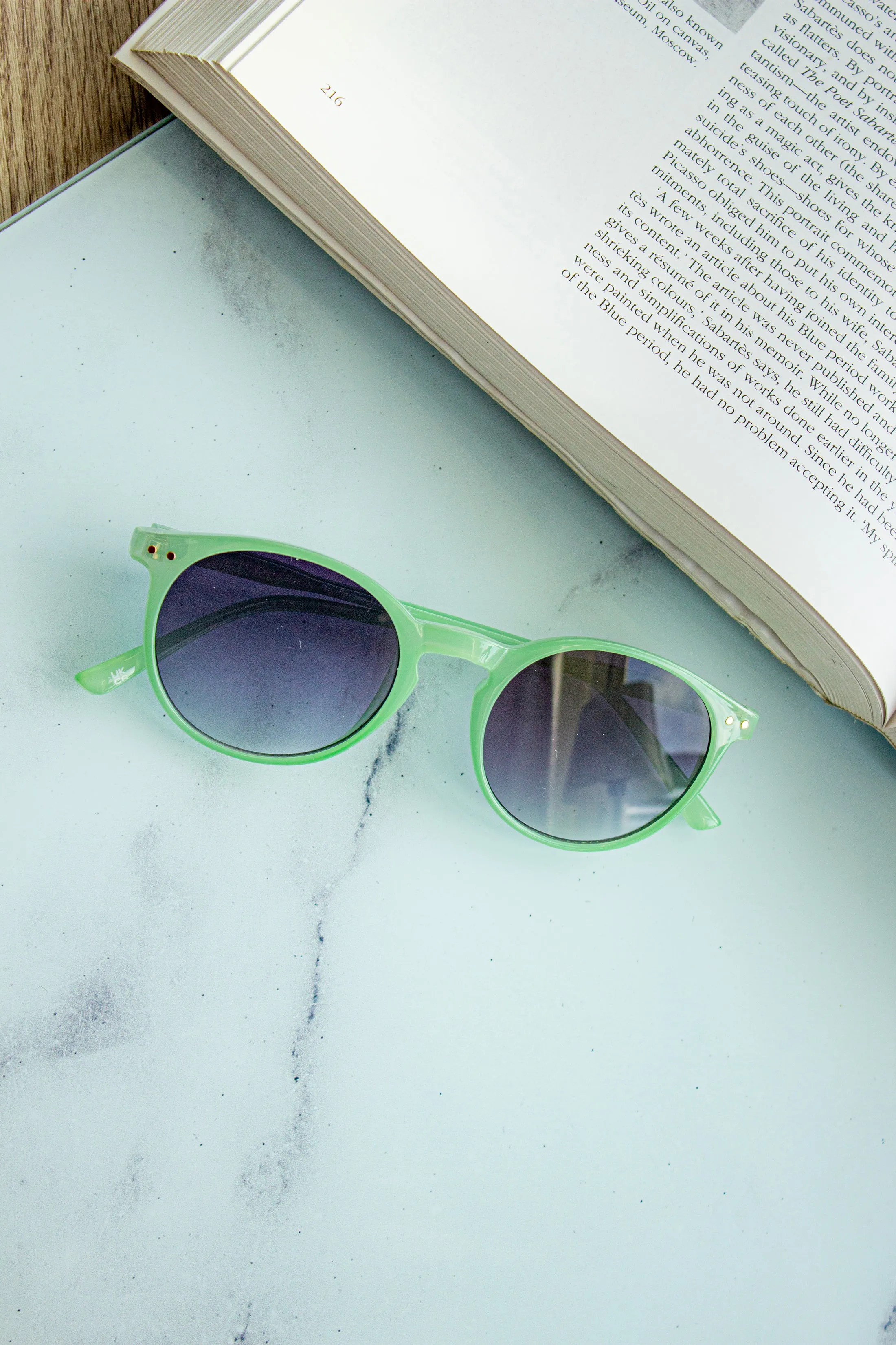 Thin Classic Round Retro Sunglasses