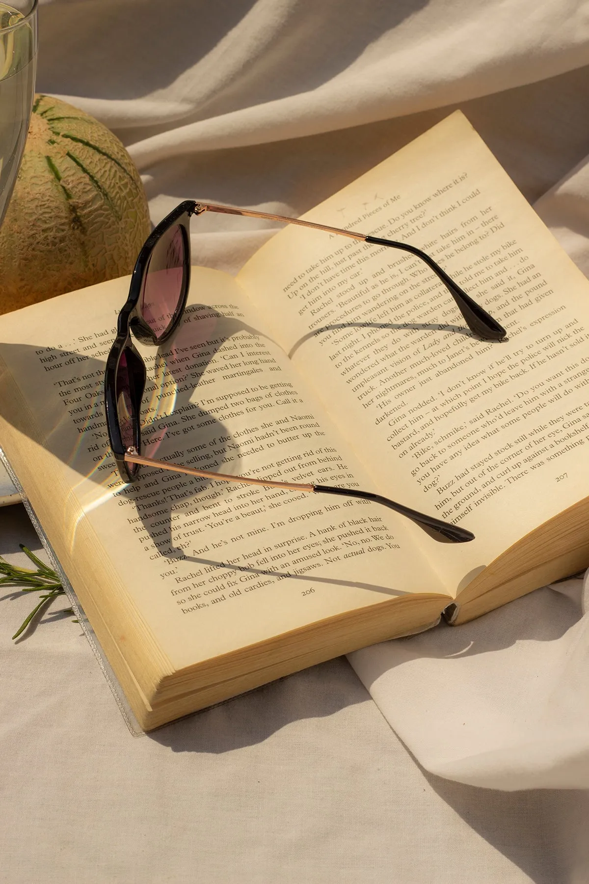 Traditional Style Sunglasses