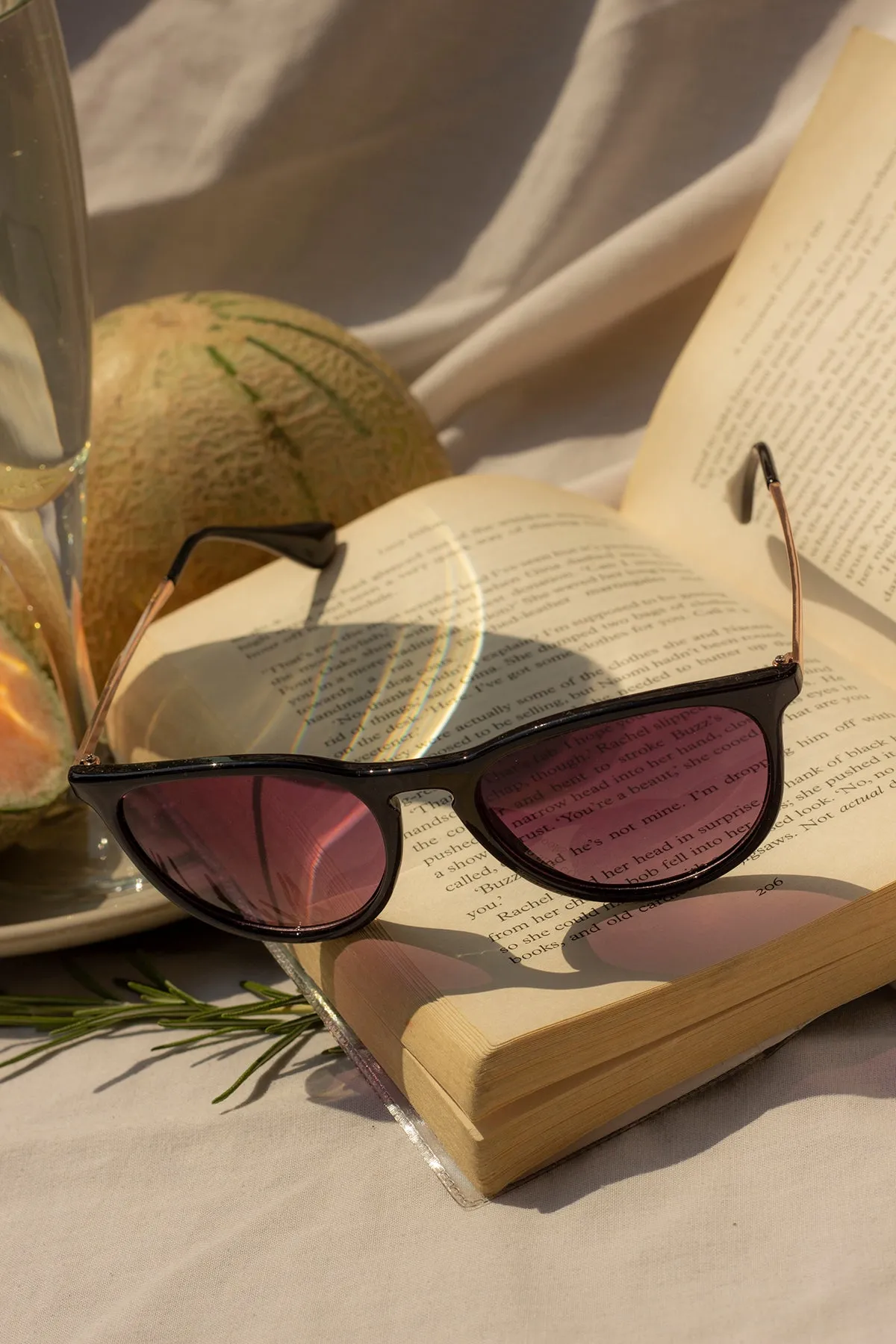 Traditional Style Sunglasses