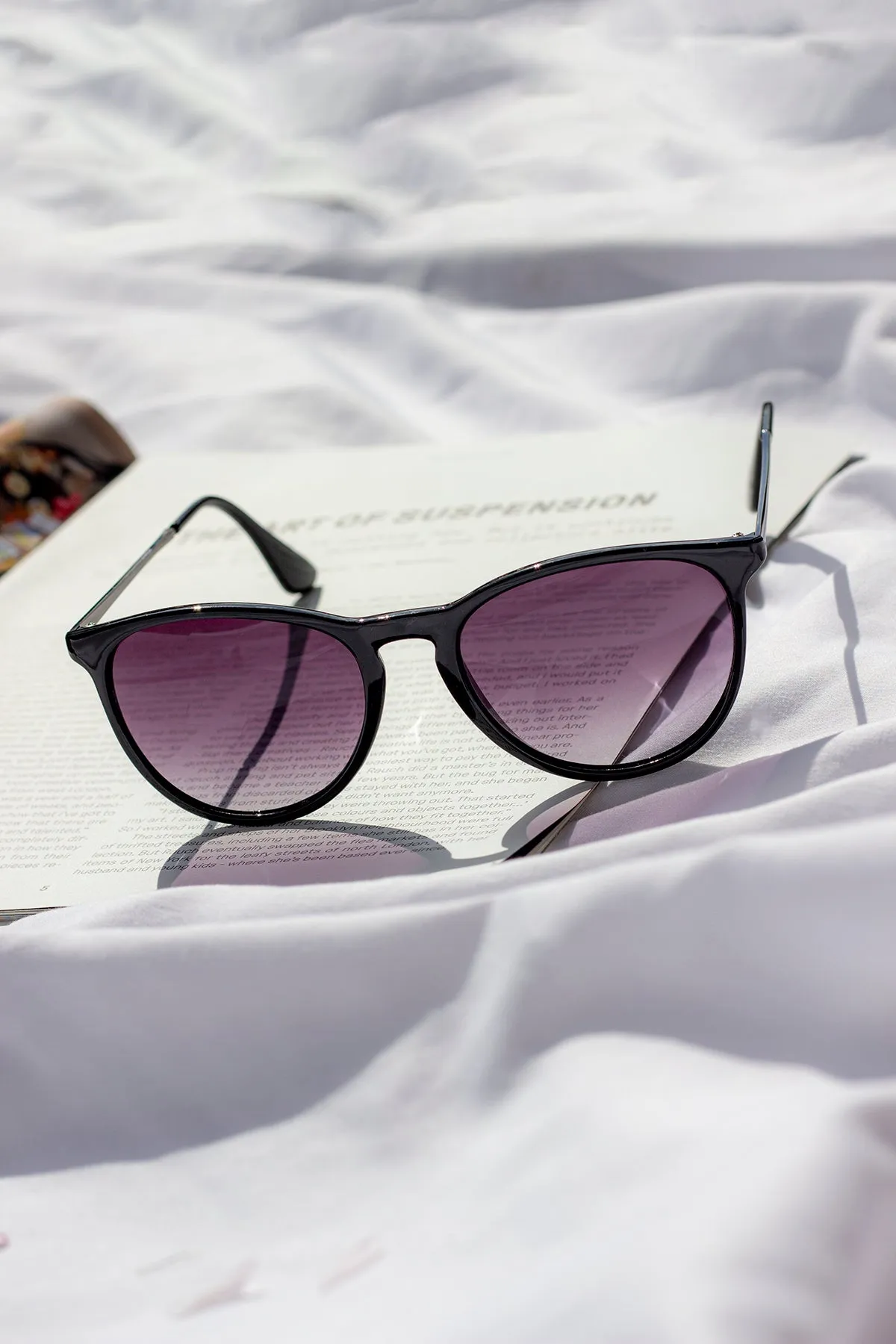 Traditional Style Sunglasses